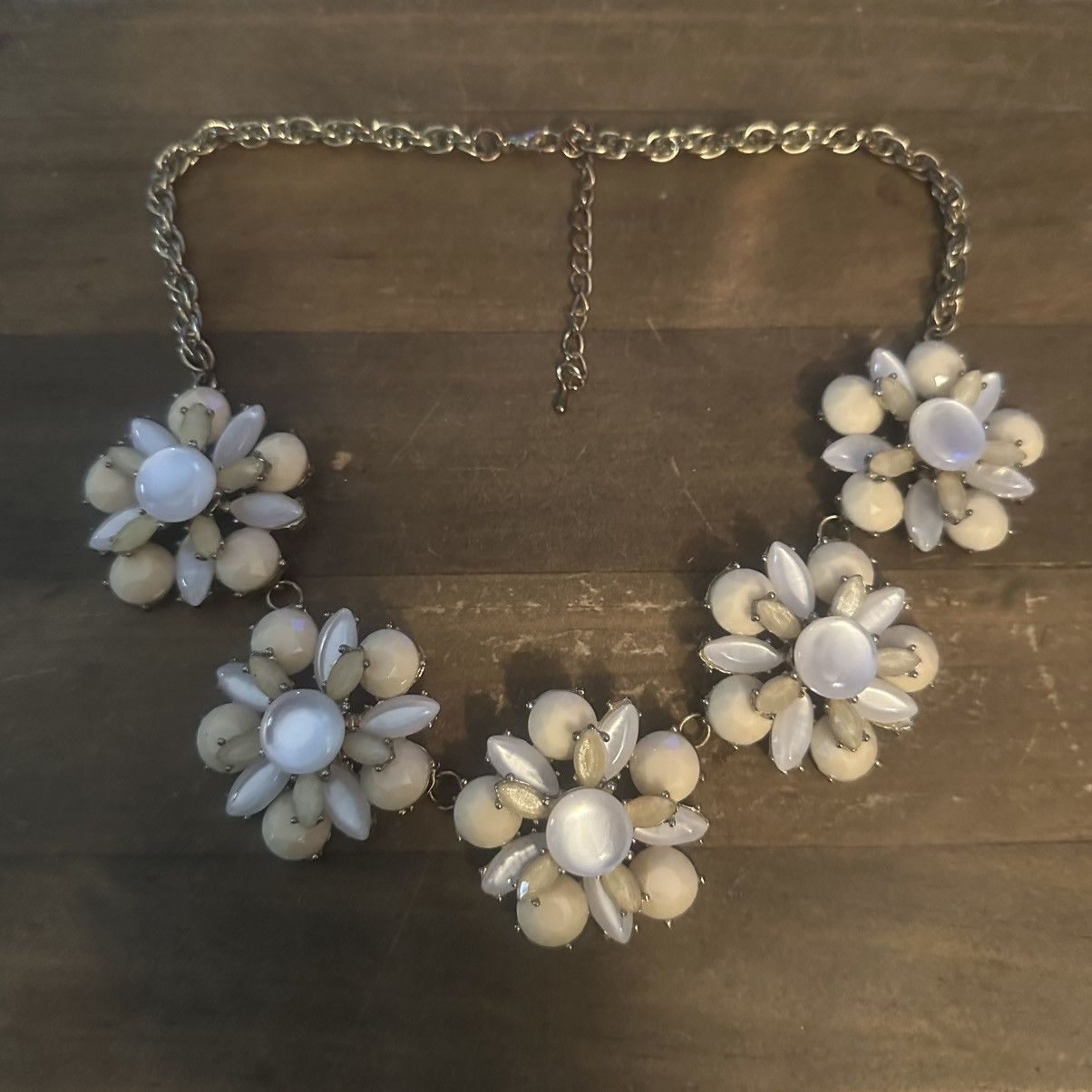 Banana Republic Banana Republic yellow daisies statement necklace Size ONE SIZE - 2 Thumbnail