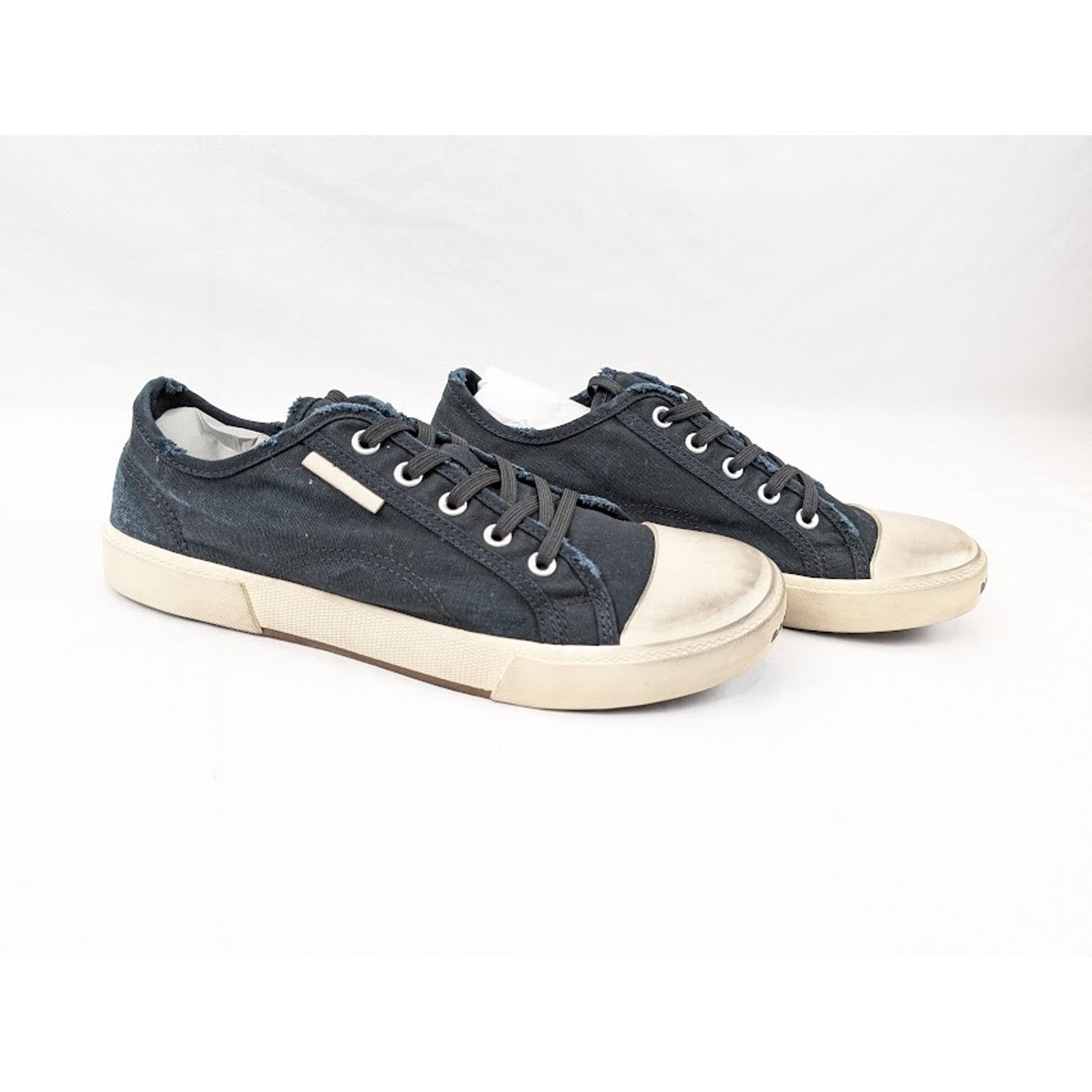 Balenciaga o1rshd1 Paris Low-Top Sneakers in Black/White Size US 10 / EU 43 - 12 Thumbnail