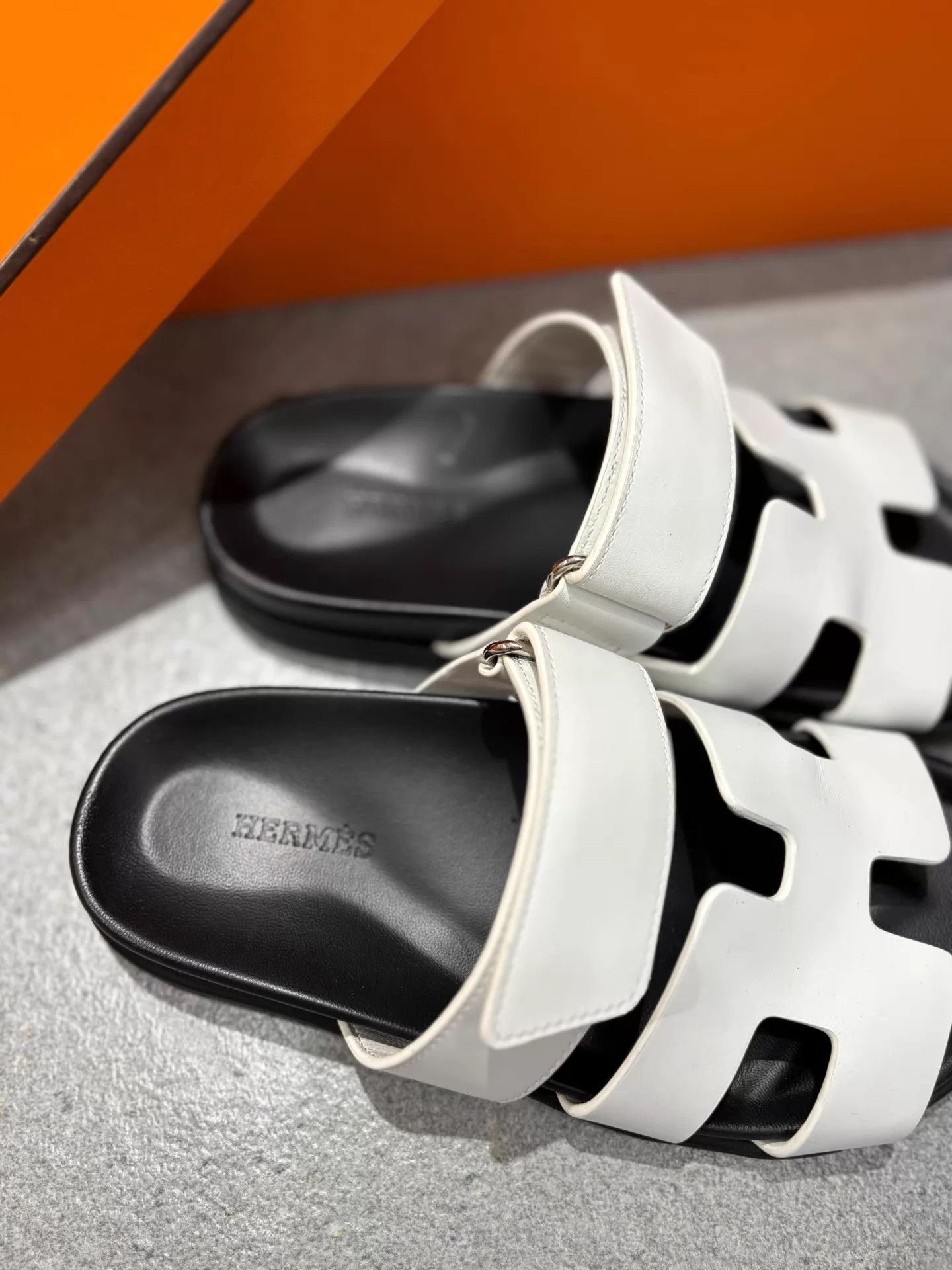 Hermes Hermes Panda Slides 99 new With Box Size 35 Leather Size US 4.5 / IT 34.5 - 2 Thumbnail