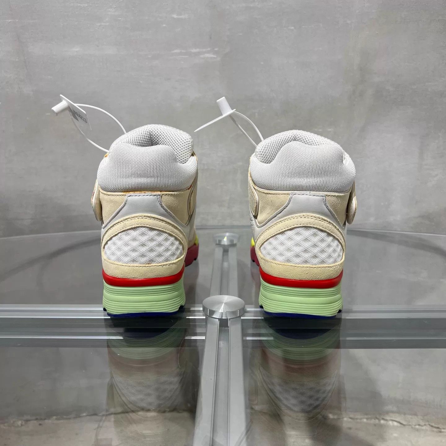 Chanel Chanel Classic CC White Sneaker Size 37.5 YH26875 Size US 7 / IT 37 - 6 Thumbnail