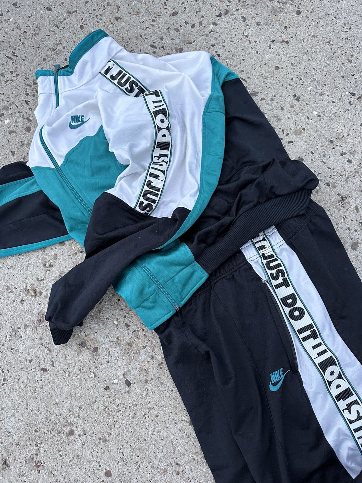 Nike Vintage Nike Tracksuit Size US 32 / EU 48 - 9 Thumbnail