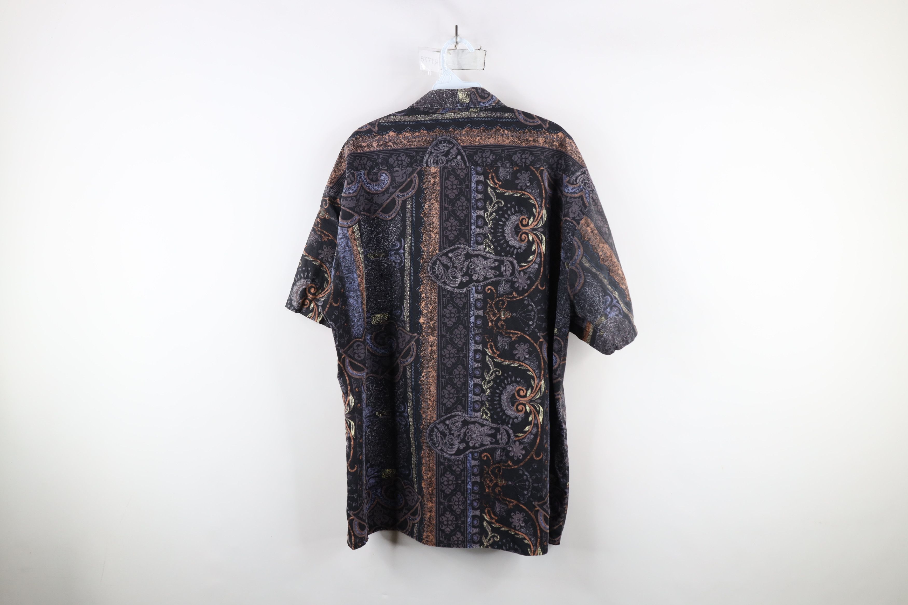 Vintage Vintage 90s Streetwear Rainbow Tapestry Collared Shirt Size US L / EU 52-54 / 3 - 11 Thumbnail