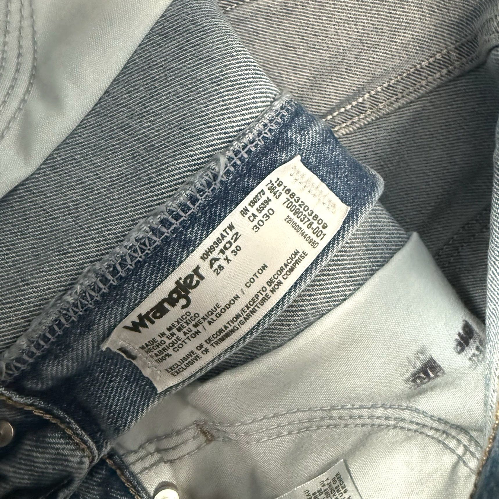 Wrangler Wrangler Cowboy Cut Slim Jeans Mens 28x30 Light Wash A102 NEW Size US 28 / EU 44 - 4 Thumbnail