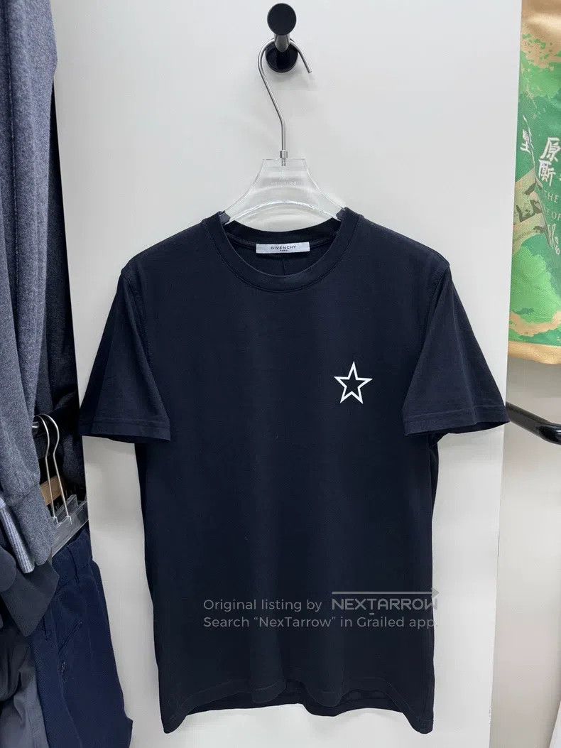 Givenchy Givenchy White Five-Star Short Sleeve Size US M / EU 48-50 / 2 - 1 Thumbnail