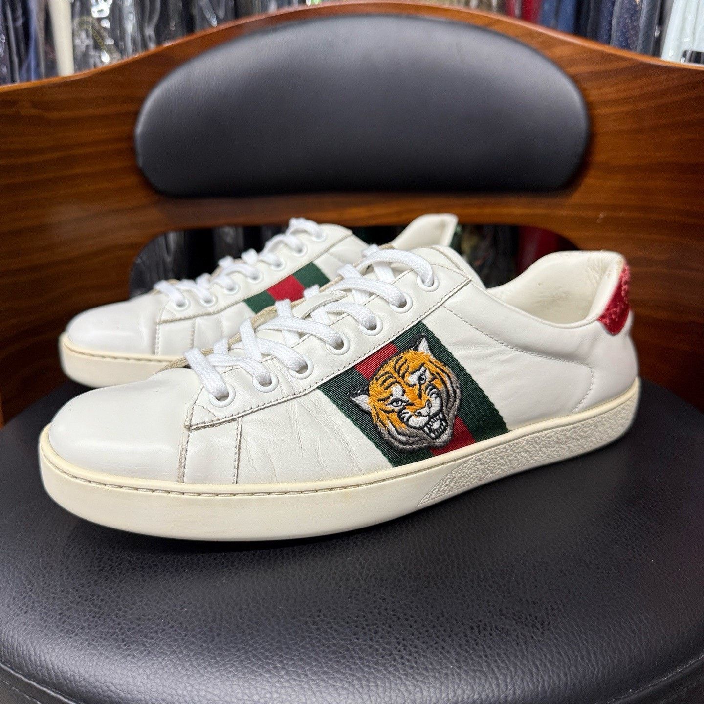 Gucci Gucci Tiger White Lowtop Sneakers 40 Men Size US 7.5 / EU 40-41 - 1 Thumbnail