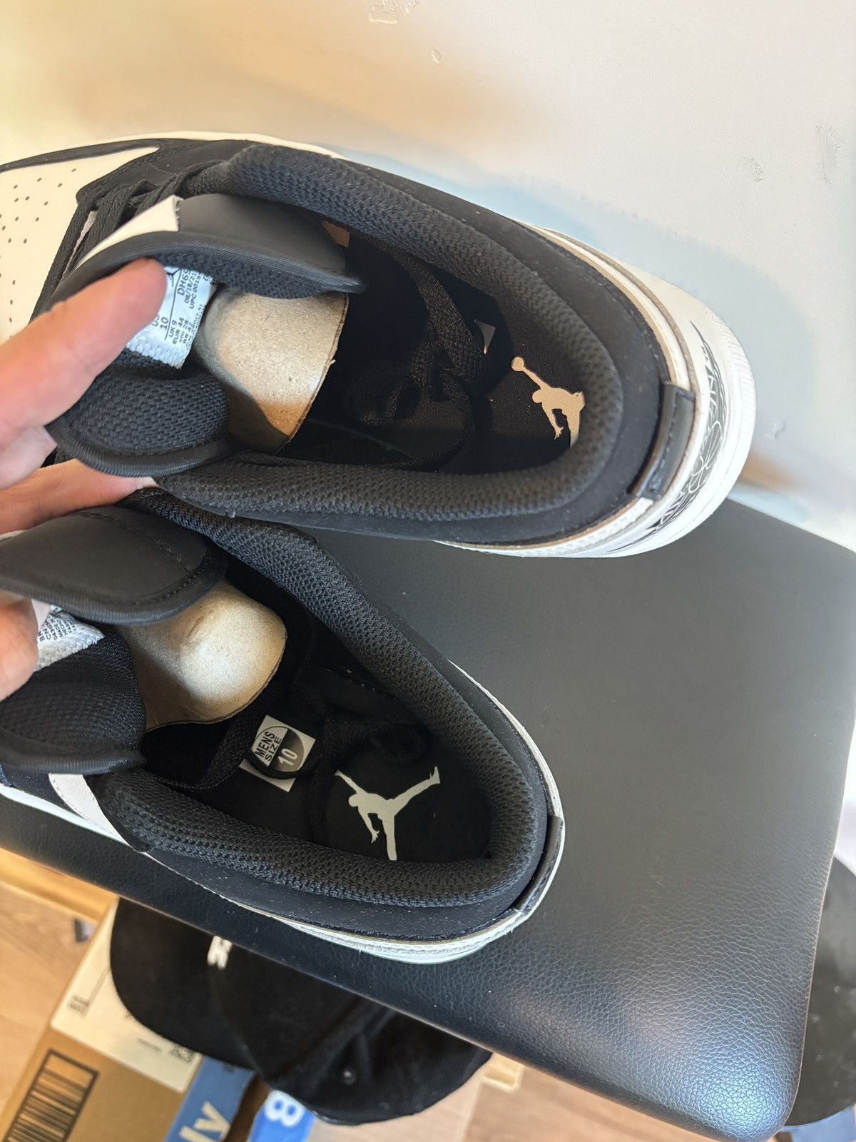 Jordan Brand Jordan 1 Low SE Diamond Shorts Size US 10 / EU 43 - 4 Thumbnail