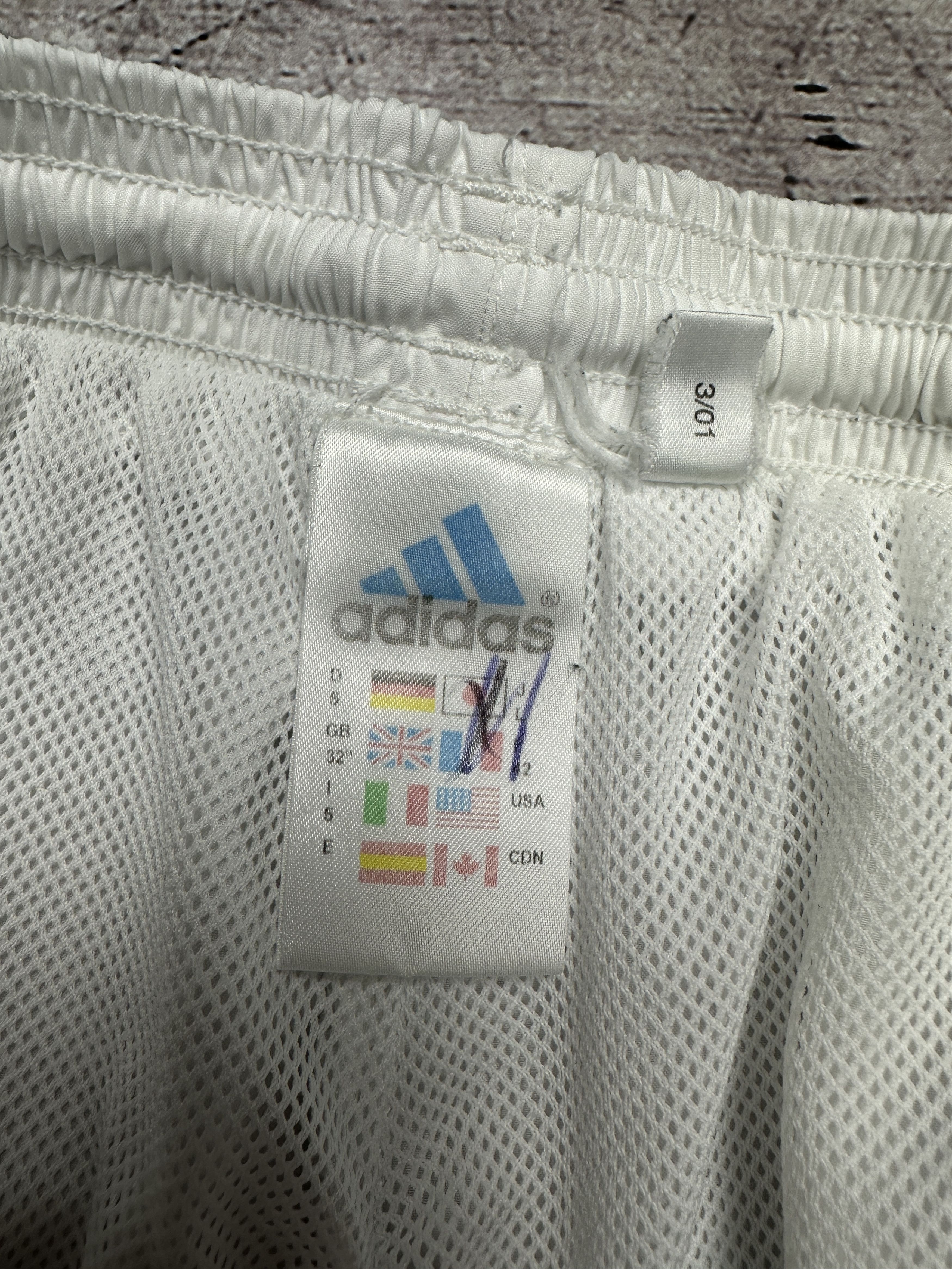 Adidas Adidas Vintage Mens Nylon Shorts Size US 32 / EU 48 - 5 Thumbnail