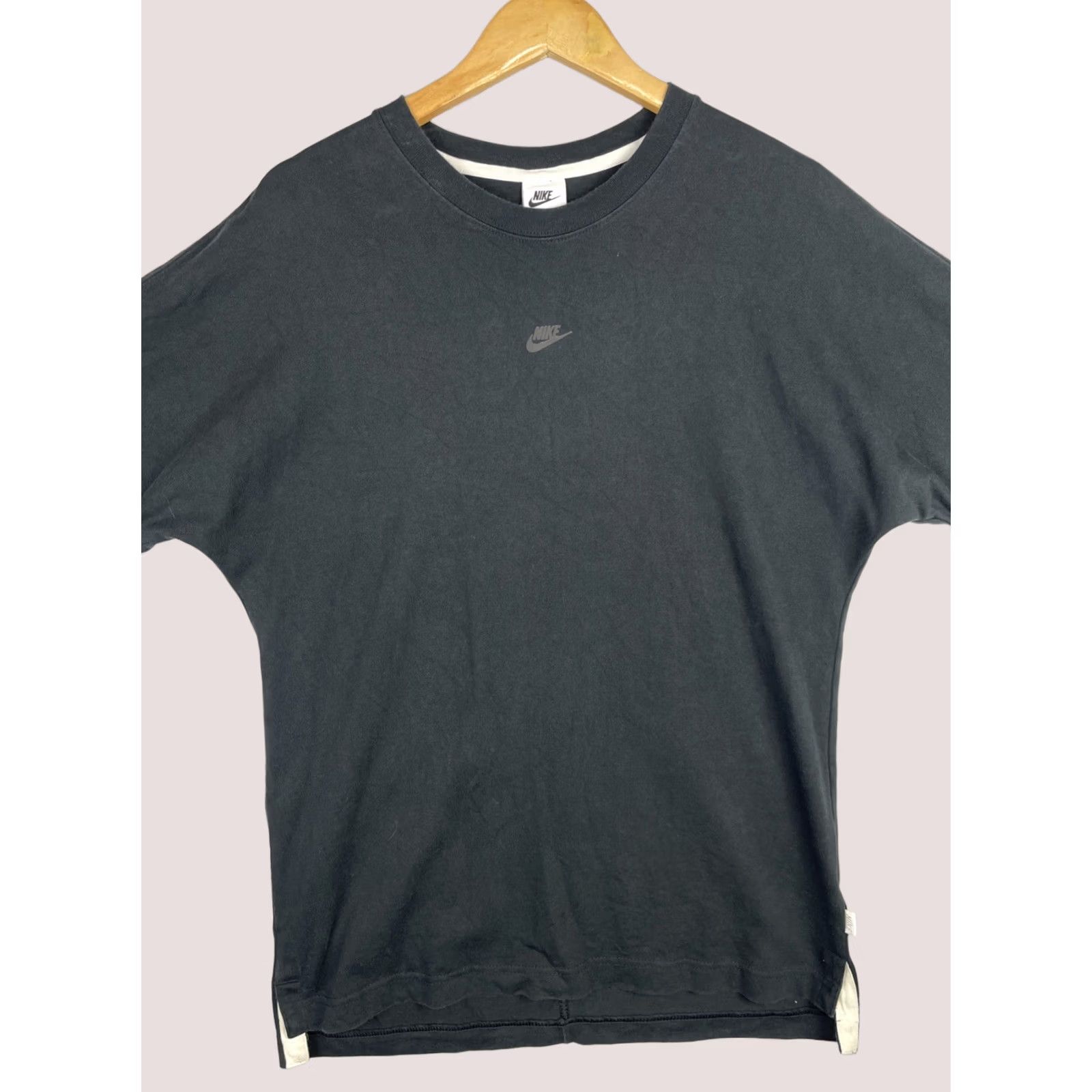 Nike Nike Shirt Mens Medium Black Sportswear Essentials Heavyweight DR8898-010 Tee Size US M / EU 48-50 / 2 - 1 Thumbnail