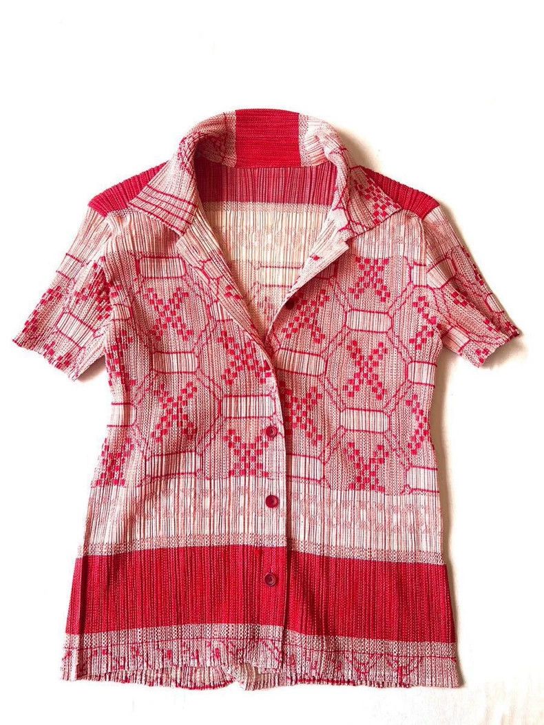 Issey Miyake Issey Miyake size:3 Red pleated short-sleeved cardigan Size M / US 6-8 / IT 42-44 - 1 Thumbnail