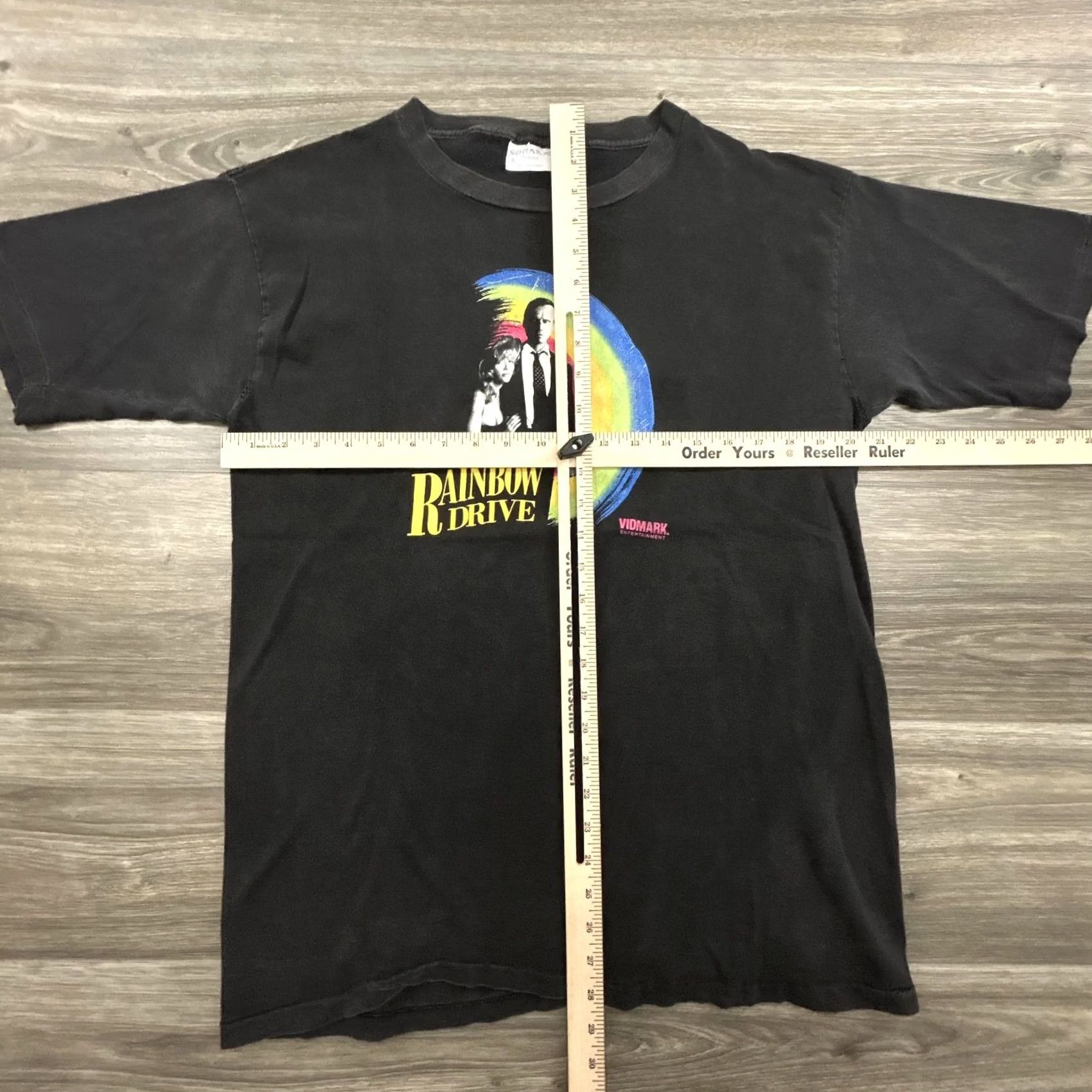 Rainbow VINTAGE Rainbow Drive Shirt Mens XL Vidmark Horror Movie 90s Made USA RARE Shirt Mens XL Black Graphic Print 1990s Size US XL / EU 56 / 4 - 5 Thumbnail