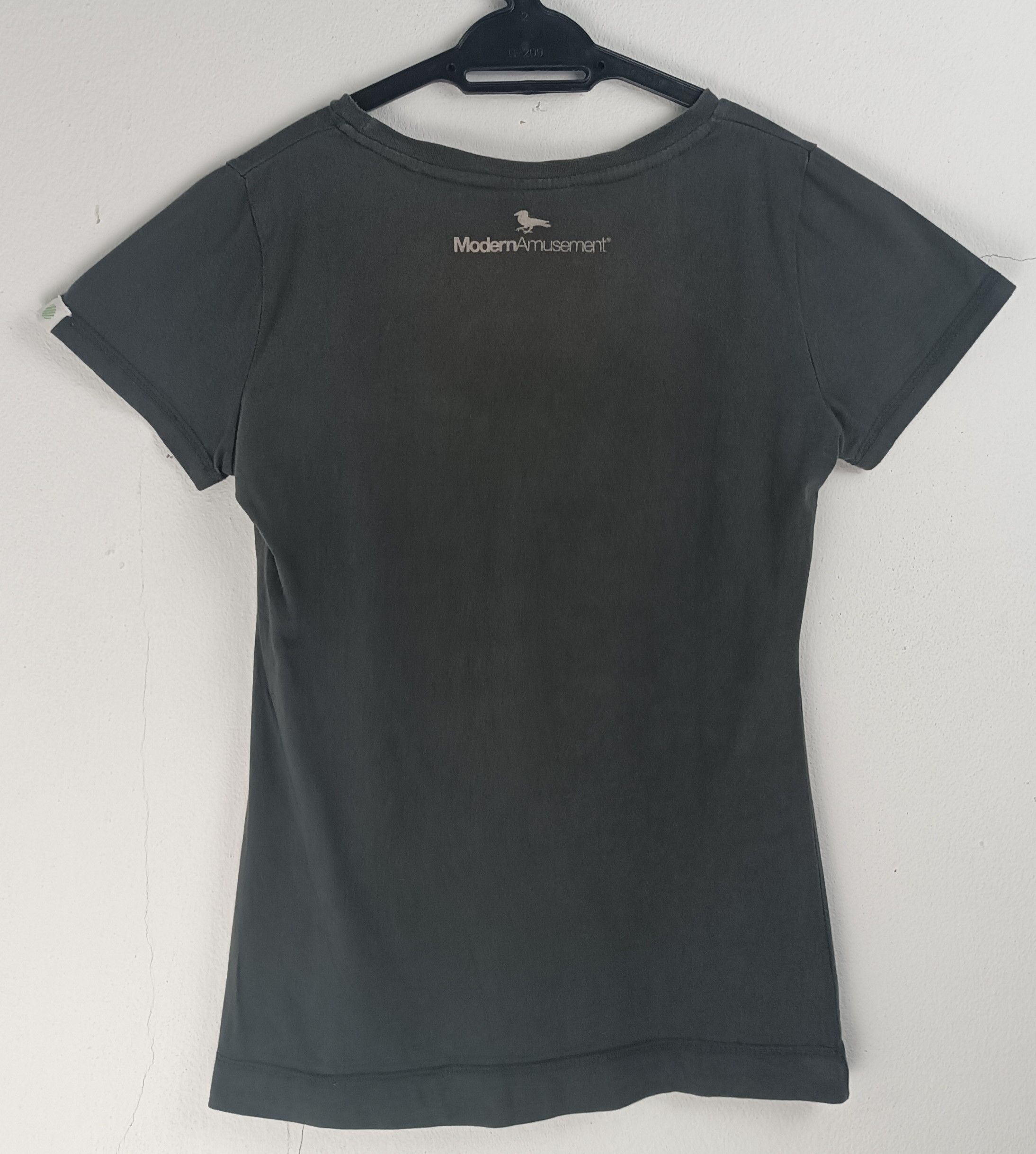 Japanese Brand VINTAGE MODERN AMUSEMENT BIG LOGO TEE IN THE ATTIC LGB BEAST Size M / US 6-8 / IT 42-44 - 4 Thumbnail