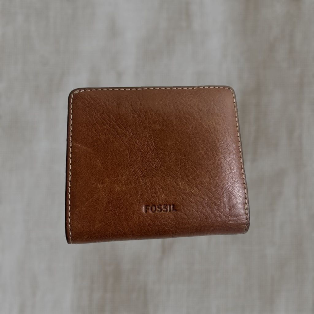 Fossil Fossil Wallet Small Brown Womens Bifold Coin Purse 4x3.5x.5 Peeling Size ONE SIZE - 1 Thumbnail