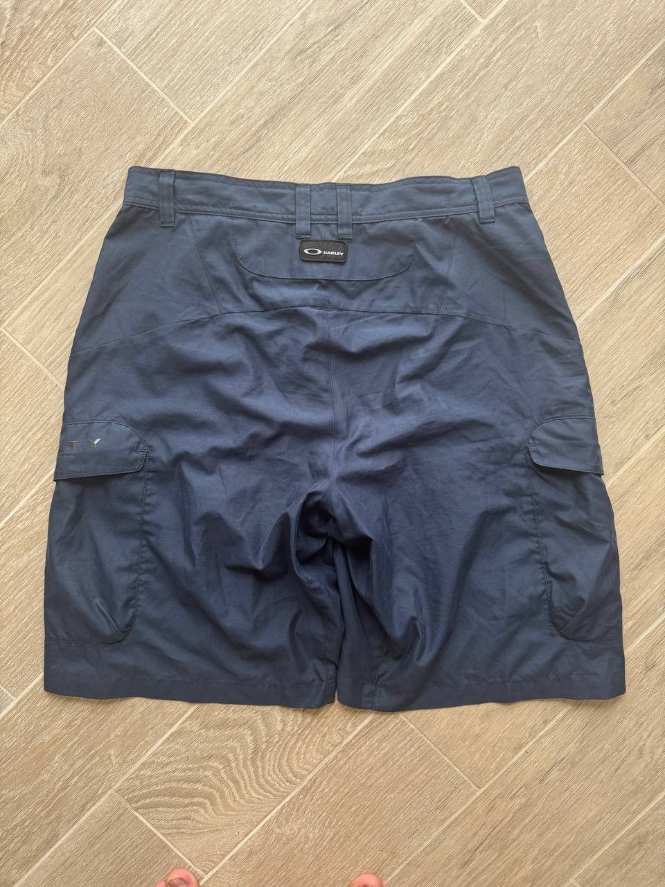 Oakley Vintage Oakley React shorts cargo software in navy Size 34US Size US 34 / EU 50 - 6 Thumbnail
