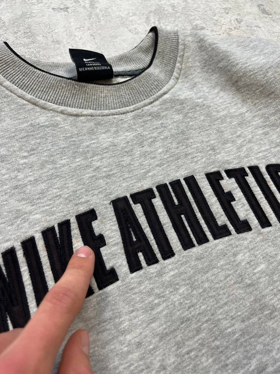 Nike Vintage Nike Athletic Sweatshirt Embroidered Big Logo Size US L / EU 52-54 / 3 - 13 Thumbnail