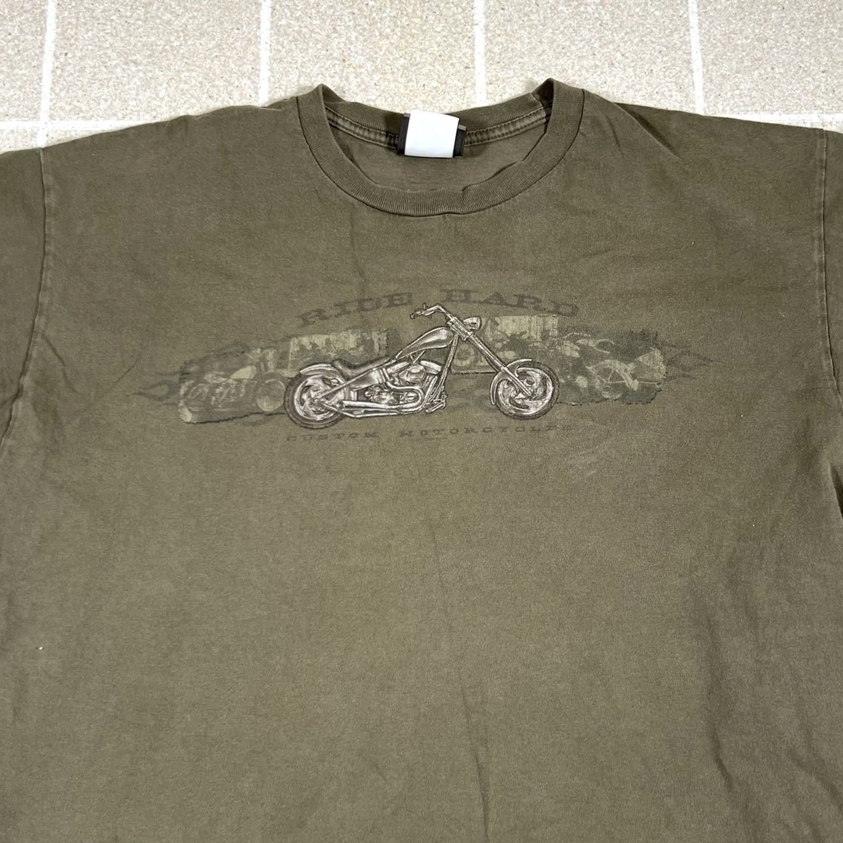 Olive VINTAGE ODM Ride Hard Custom Motorcycles Tshirt XL Olive Grunge Skater Mens XL Green Grunge 90s Size US XL / EU 56 / 4 - 2 Thumbnail