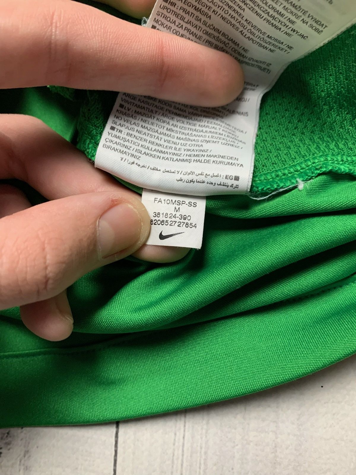 Nike × Vintage Vintage Nike Celtic soccer jersey size M green logo Size US M / EU 48-50 / 2 - 6 Thumbnail