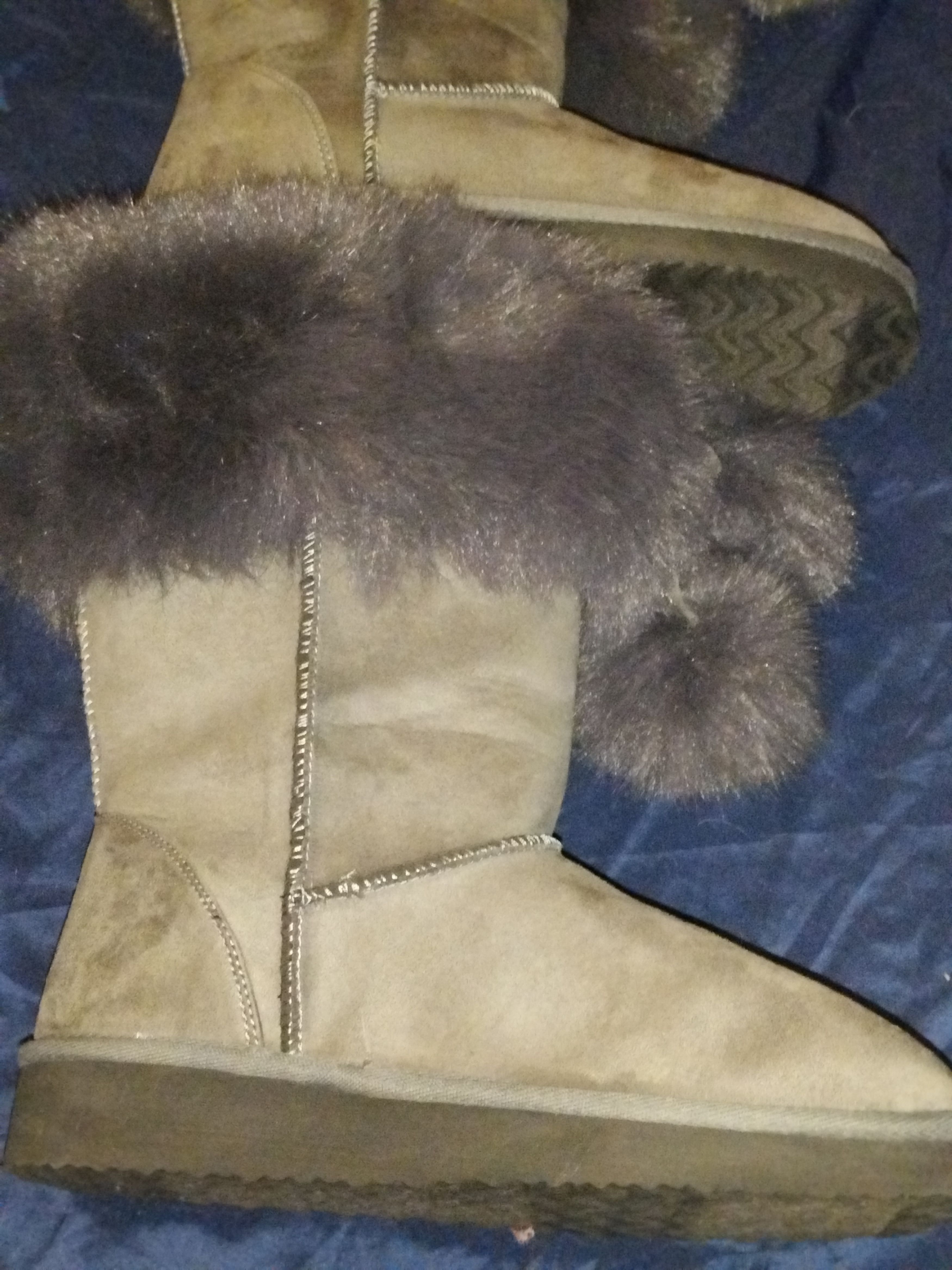 Other Array Fur Top Boots W/ Pom Poms Size US 9 / IT 39 - 2 Thumbnail