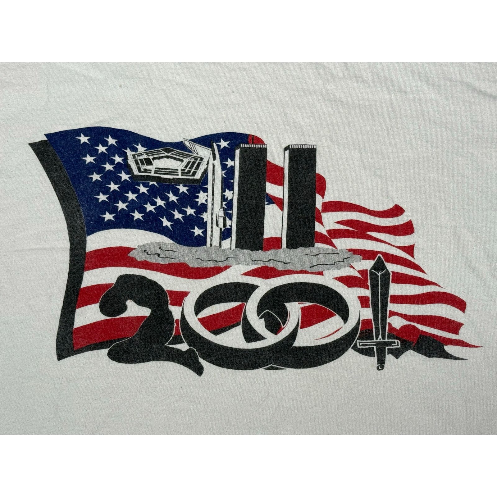 Fruit Of The Loom × Vintage Vintage Y2K 9/11 USA Flag Memorial T-shirt Large Size US L / EU 52-54 / 3 - 4 Thumbnail