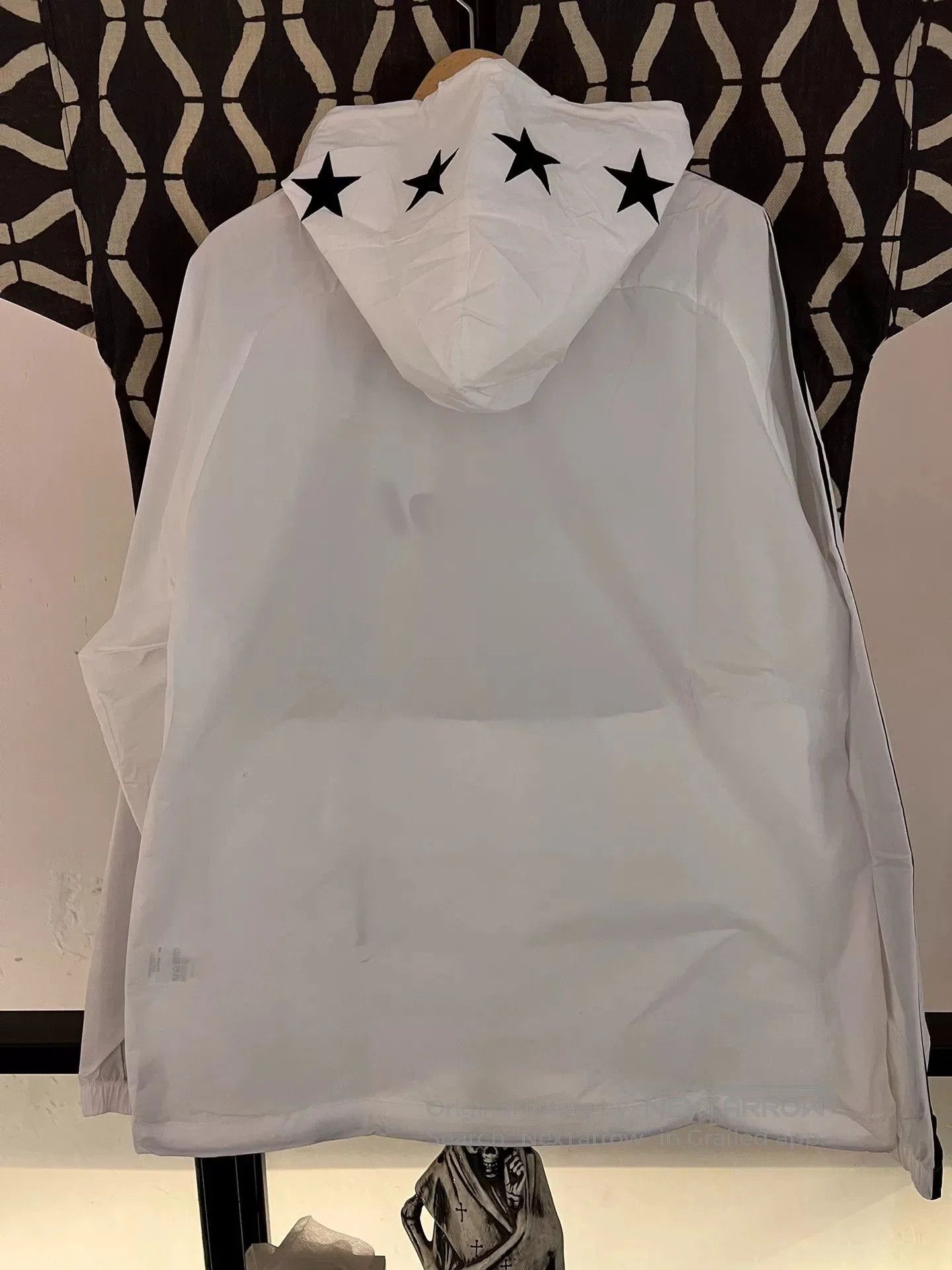 F.C.R.B FCRB Hooded Windbreaker in White. Size US XL / EU 56 / 4 - 2 Thumbnail