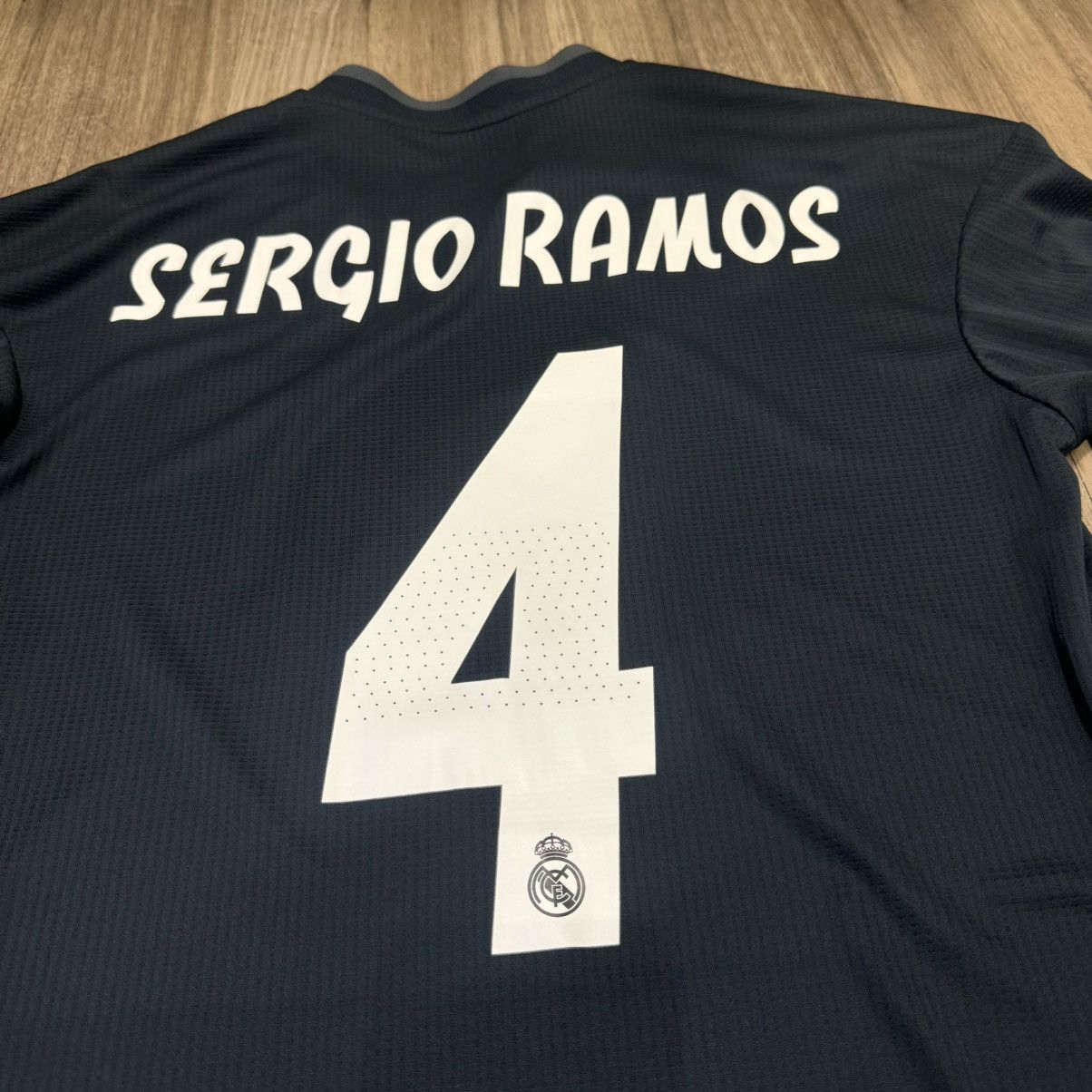 Adidas Real Madrid 18/19 player issue L/S away #4 Sergio ramos Size US M / EU 48-50 / 2 - 6 Thumbnail