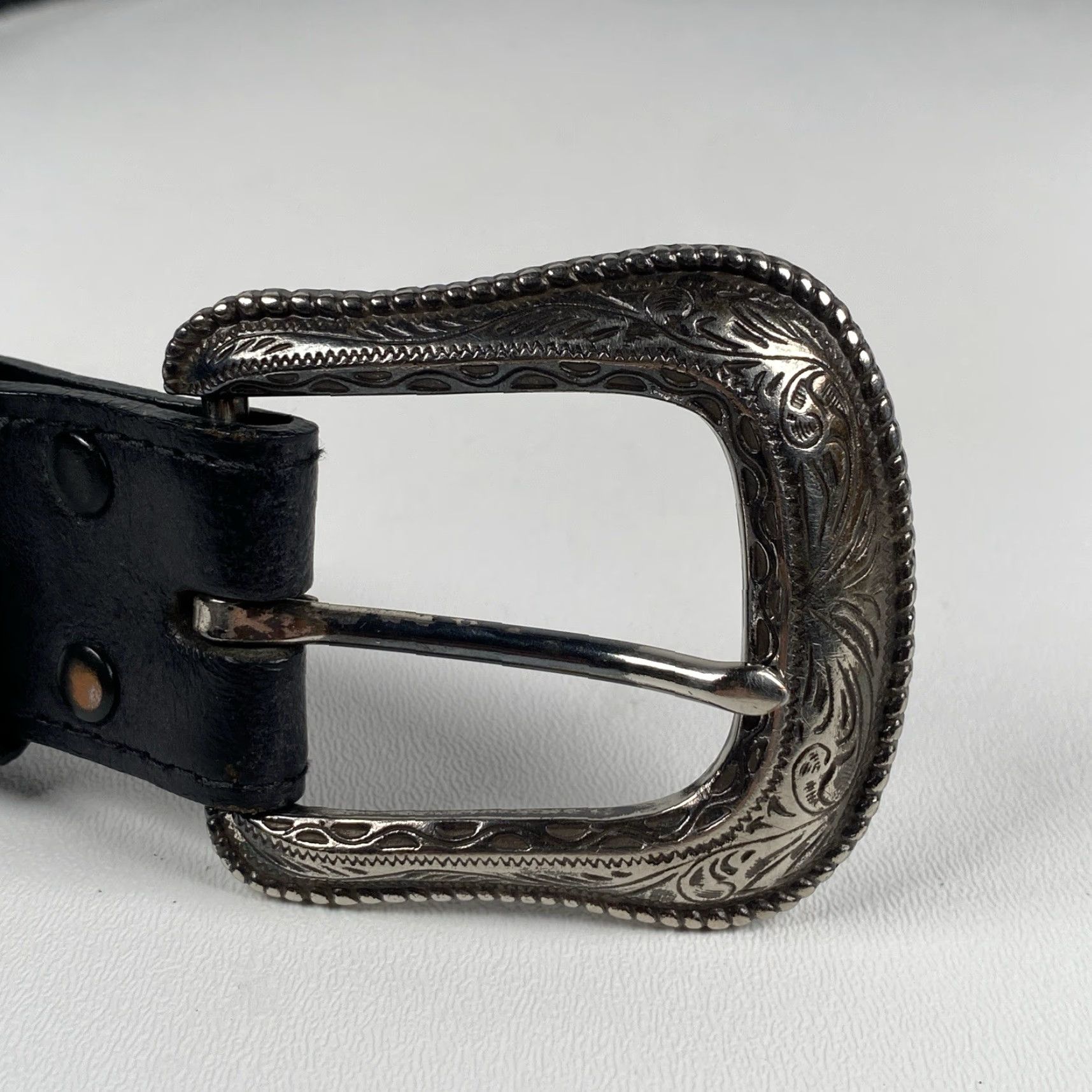 Vintage VINTAGE Belt Men's Tooled Western Belt Size 40 Brown/Black w/ Silver Buckle Nocona Belt Co Casual And Jean Belts Leather Adjustable Mens Size 40 - 6 Thumbnail