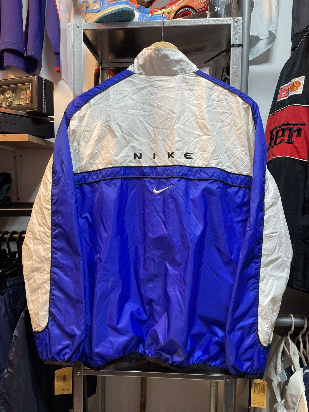 Nike Vintage Nike Spell Out Windbreaker Jacket Size US L / EU 52-54 / 3 - 3 Thumbnail