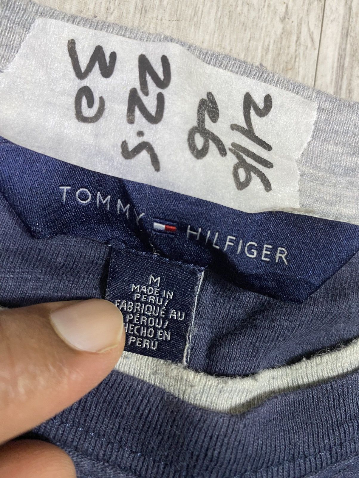 Tommy Hilfiger Timmy hilfiger long sleeve big logo size L Size US L / EU 52-54 / 3 - 7 Thumbnail