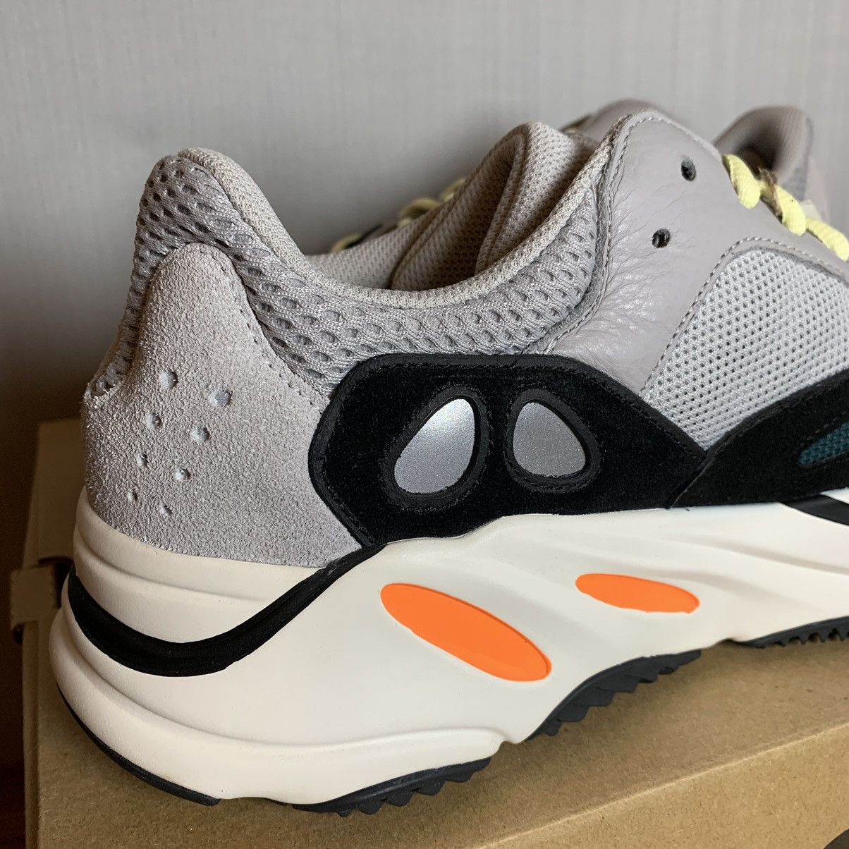 Adidas Yeezy 700 Boost Wave Runner Size US 11 / EU 44 - 14 Thumbnail