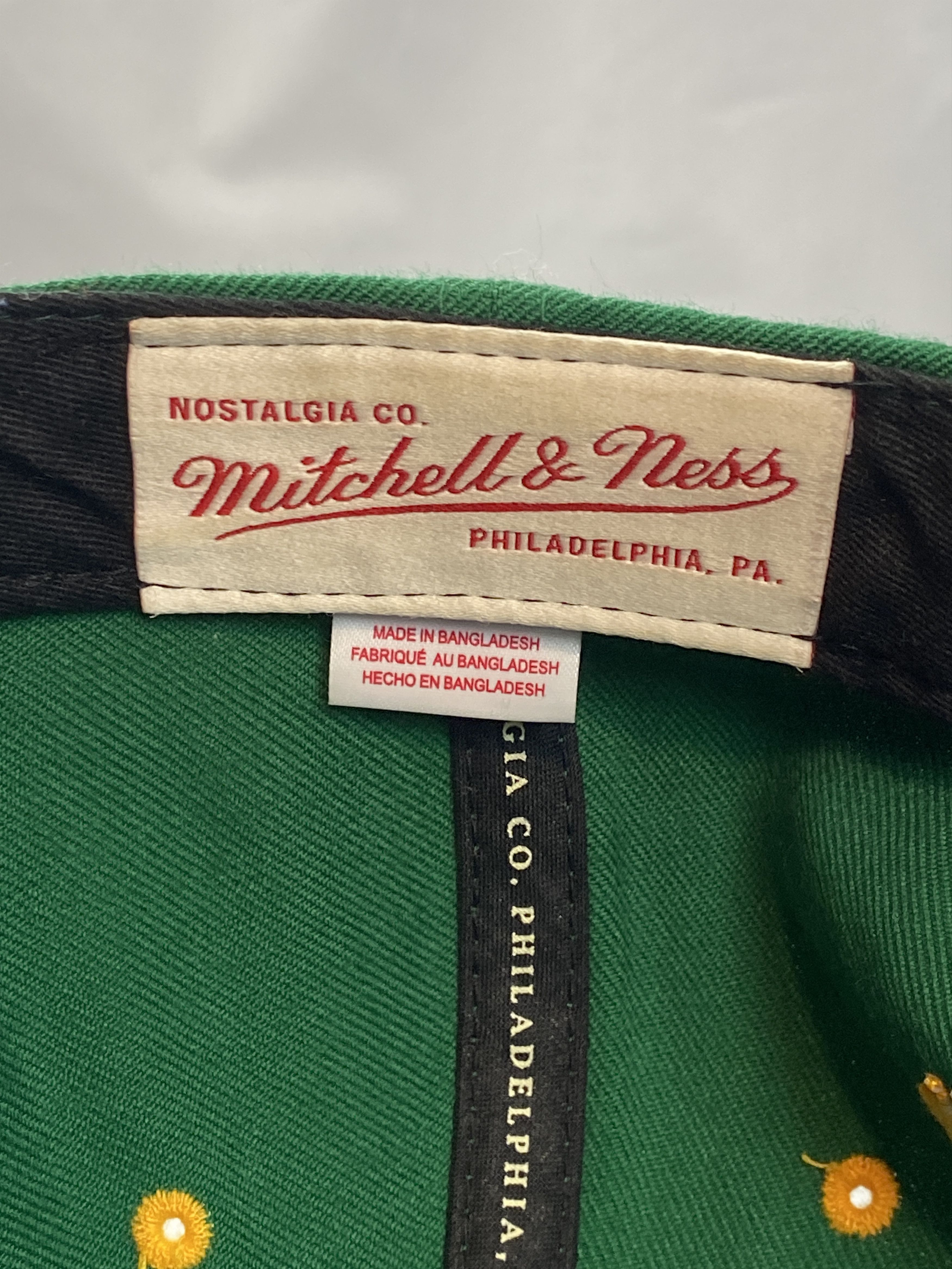 Mitchell & Ness × NBA SEATTLE SUPERSONICS Hat Snapback Embroidered Logo Flat Brim Size ONE SIZE - 9 Thumbnail