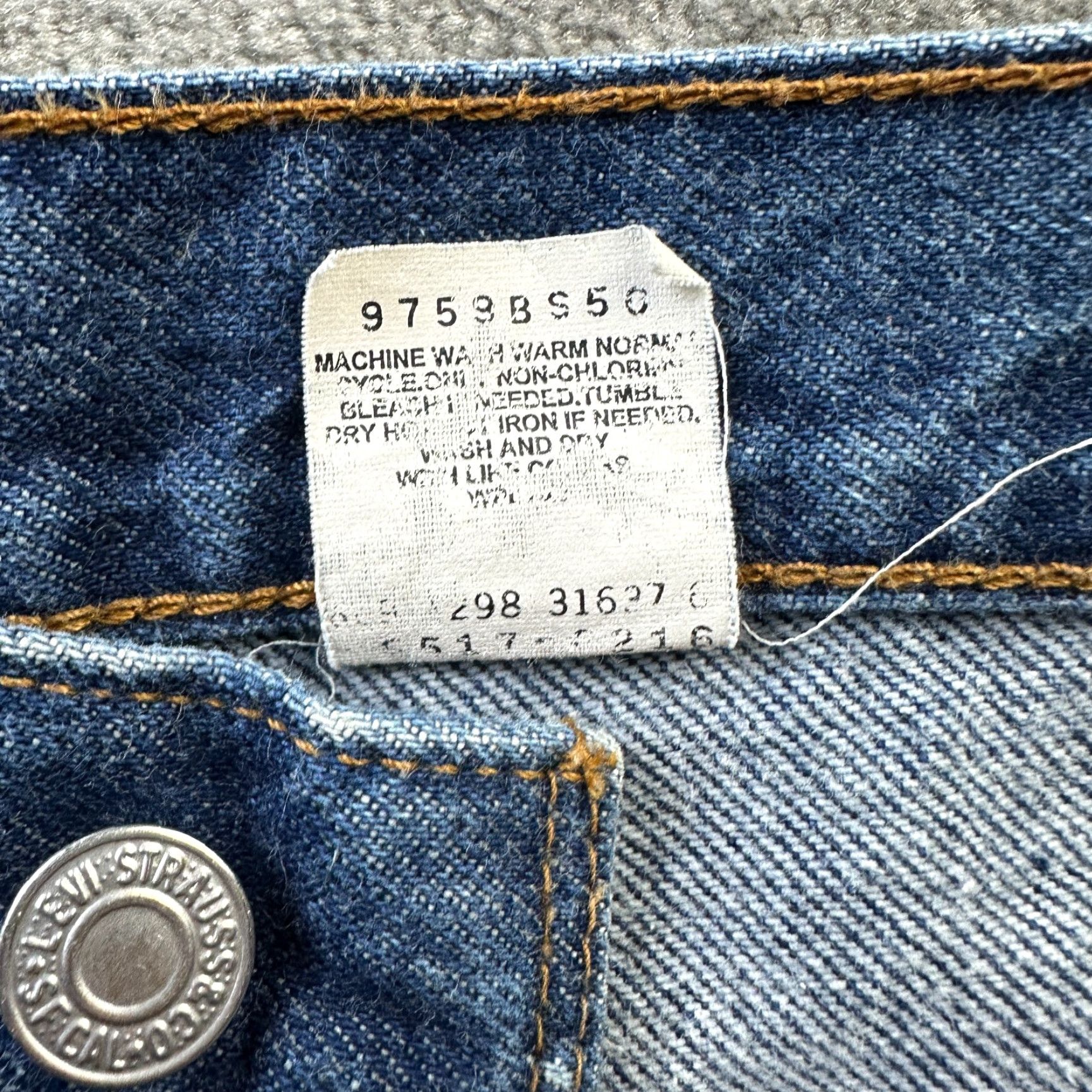 Levi's VINTAGE Levi's 517 Jeans Mens 34x30 Boots Cut Cowboy 90s 1998 Denim Blue 5-Pocket Regular Waist 33in Inseam 30in Men Size US 34 / EU 50 - 6 Thumbnail