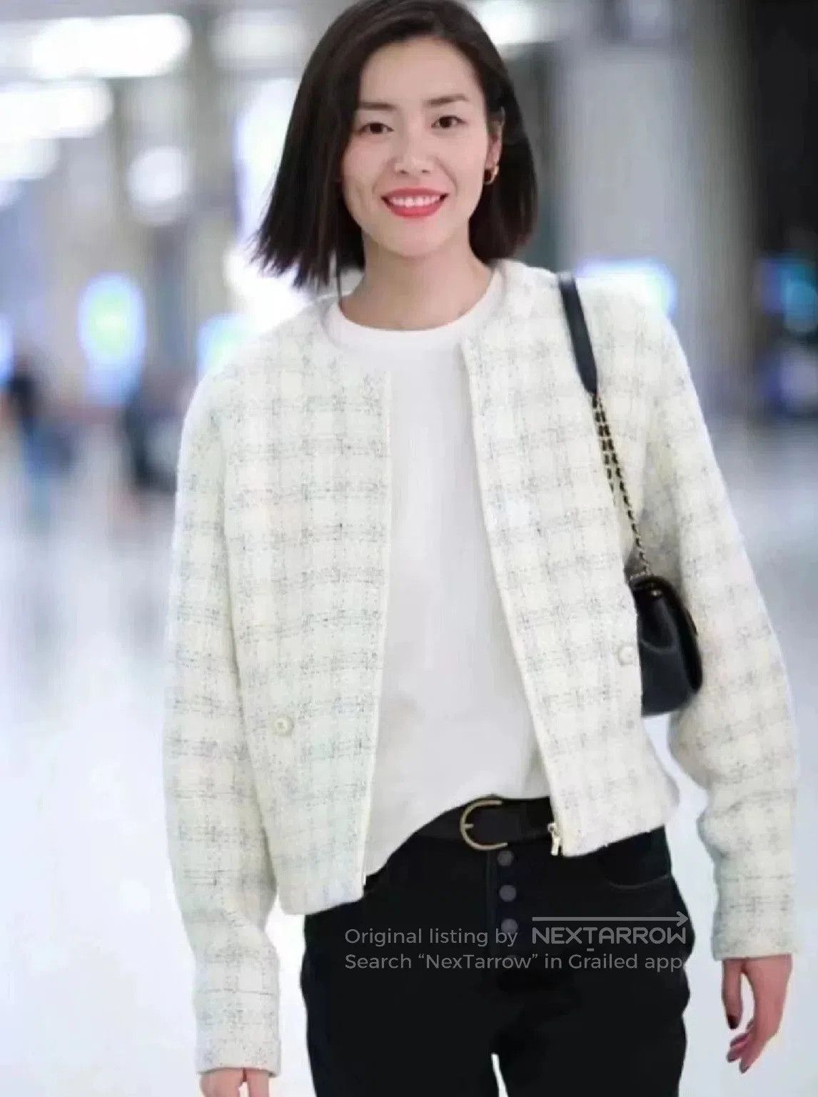 Chanel Chanel 19B White Tweed Coat. Size XXS / US 00 / IT 34 - 1 Thumbnail