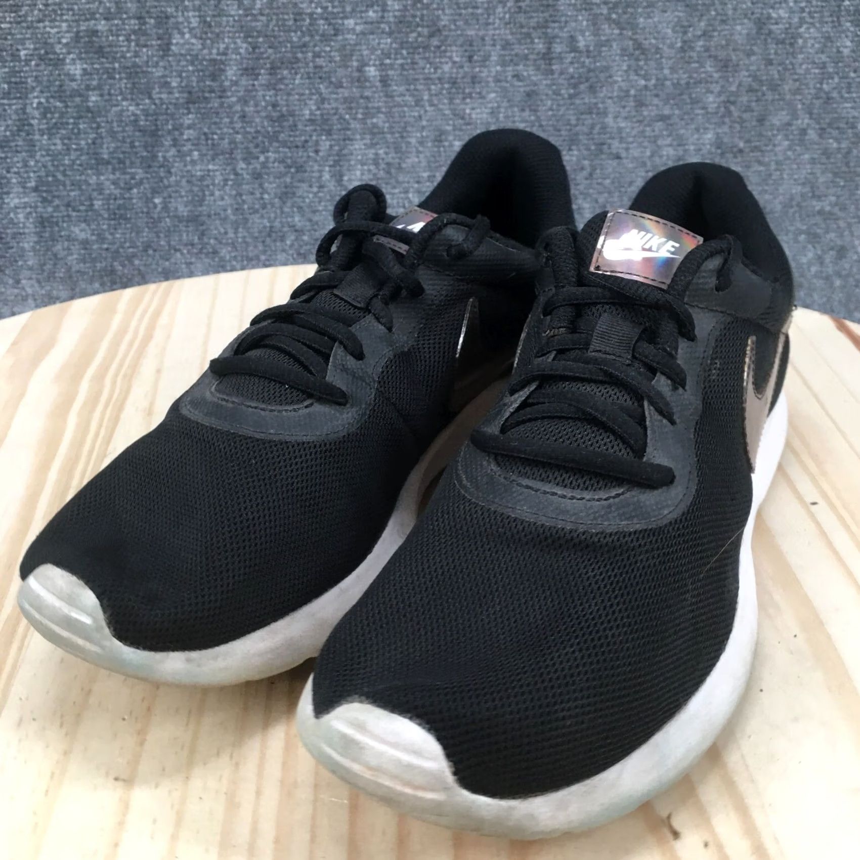 Nike Nike Shoes Womens 10 Tanjun Running Sneakers Black Lace Up Low Top Athletic Size L / US 10 / IT 46 - 6 Thumbnail