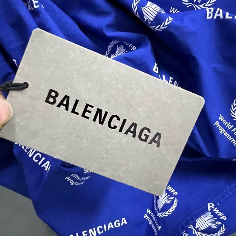 Balenciaga Balenciaga Bullet screen logo short sleeve shirt Size US S / EU 44-46 / 1 - 5 Thumbnail