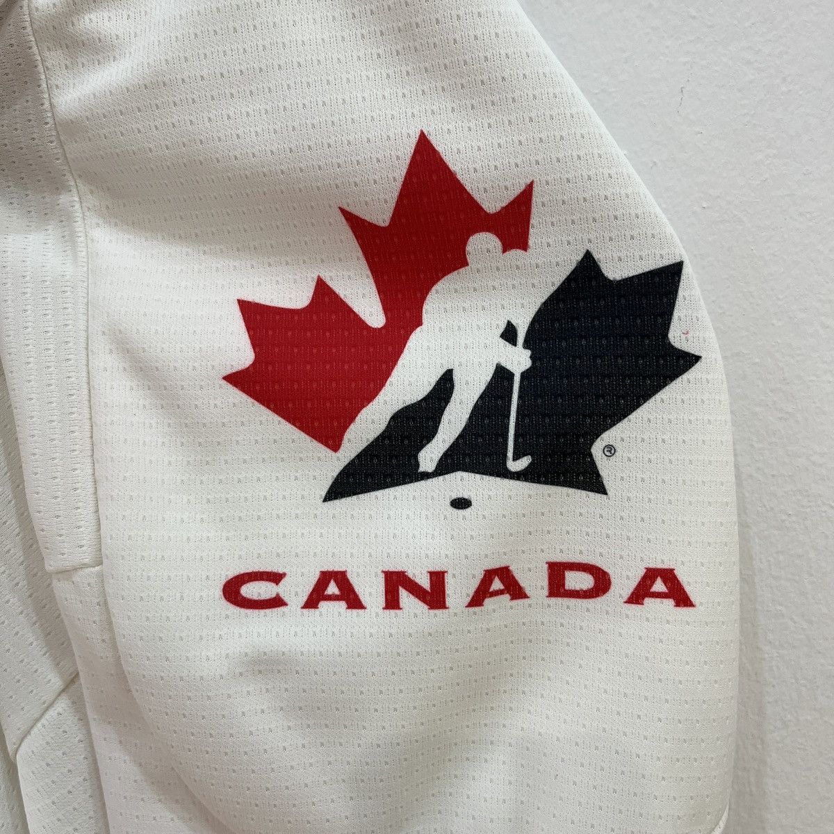 NHL × Nike × Vintage BNWT Vintage Canada 1998 Home Bauer Hockey Jersey Size US L / EU 52-54 / 3 - 6 Thumbnail