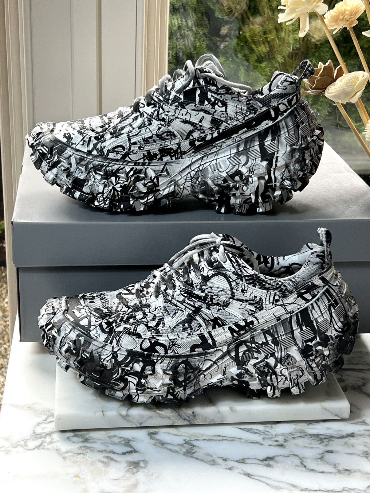 Balenciaga Balenciaga Men’s Graffiti Sneakers Brand New w Box Size US 10.5 / EU 43-44 - 1 Thumbnail