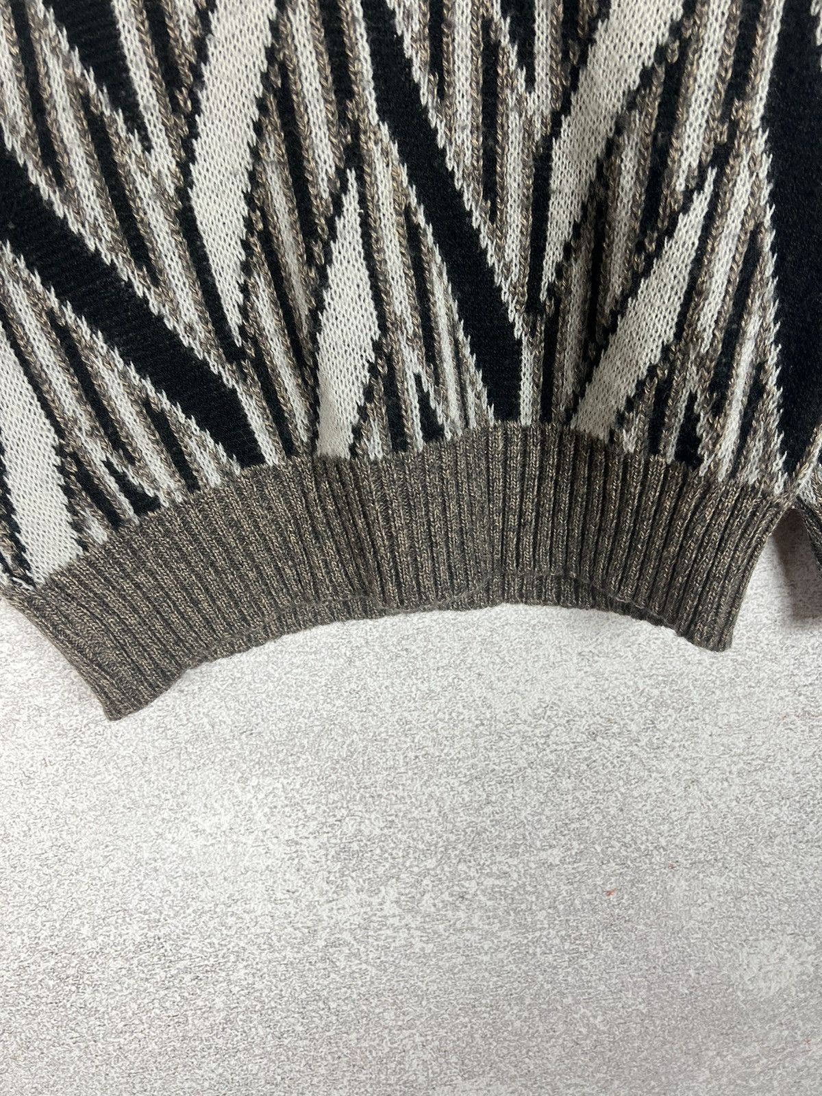Hugo Boss Vintage Hugo Boss Knitted Sweater Coogi Style Size US M / EU 48-50 / 2 - 8 Thumbnail