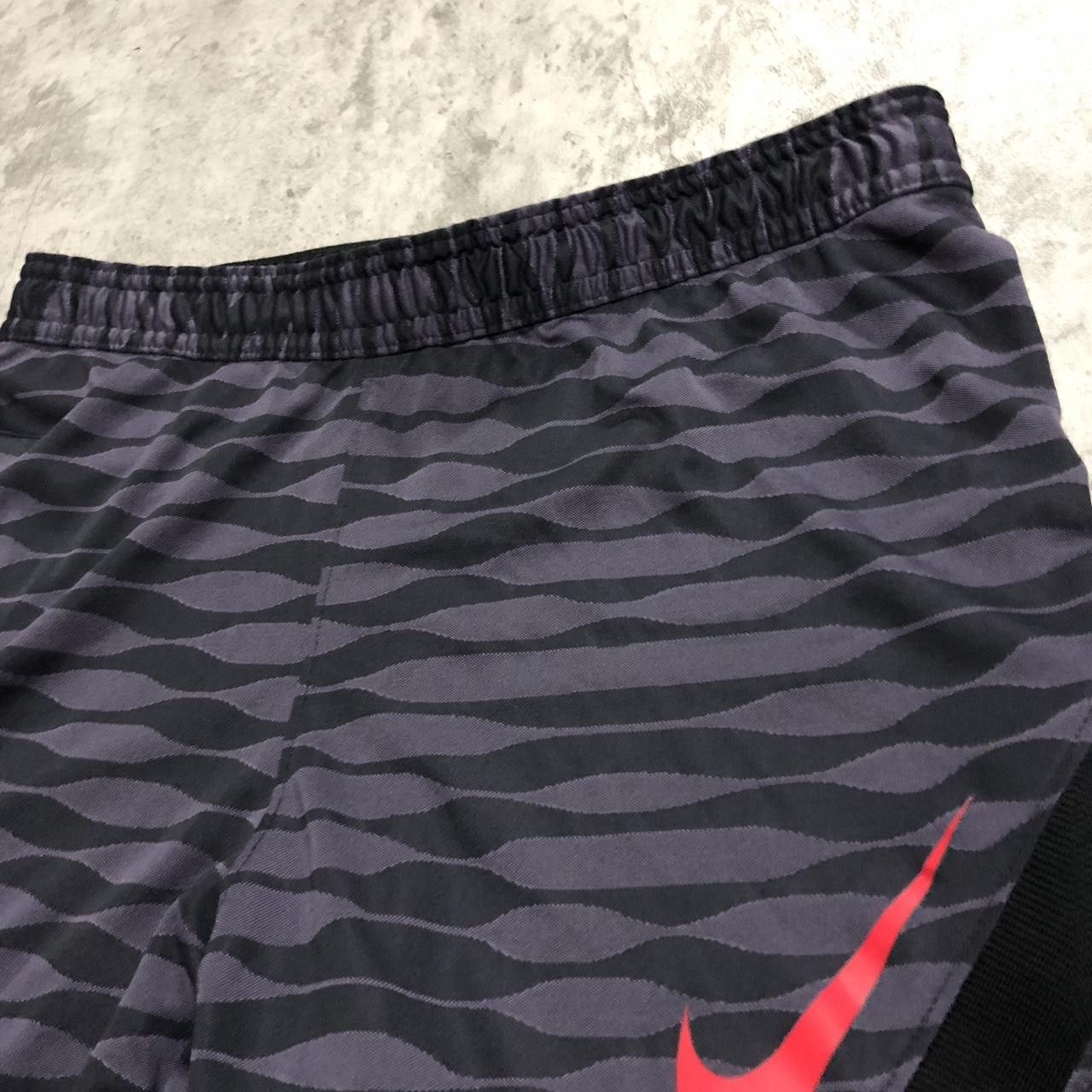 Nike Nike Purple Football Vapor basketball run Gym shorts Size US 30 / EU 46 - 4 Thumbnail