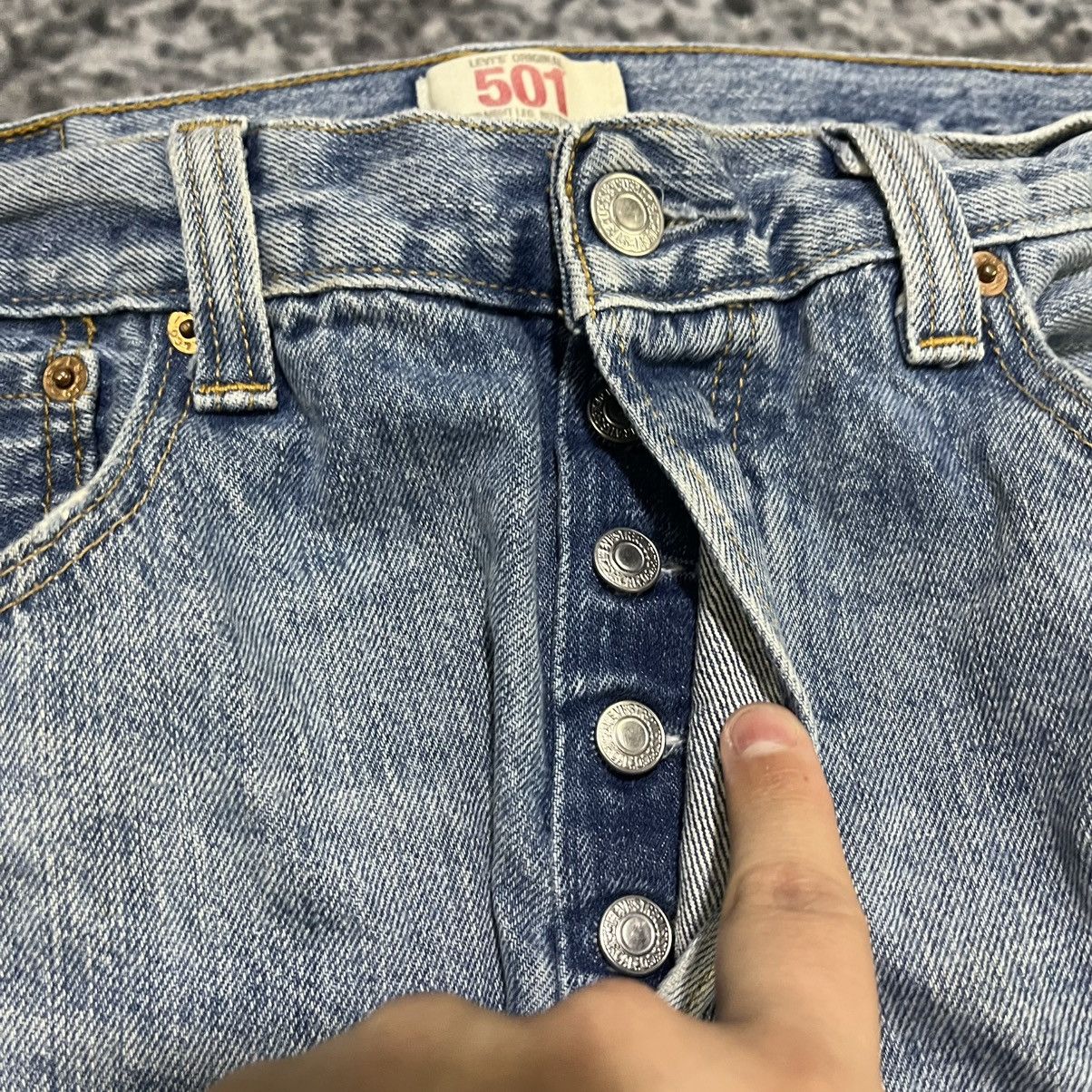 Levi's Vintage Levi's 501 Button Fly Blue Faded Baggy Skater Jeans Size US 34 / EU 50 - 10 Thumbnail