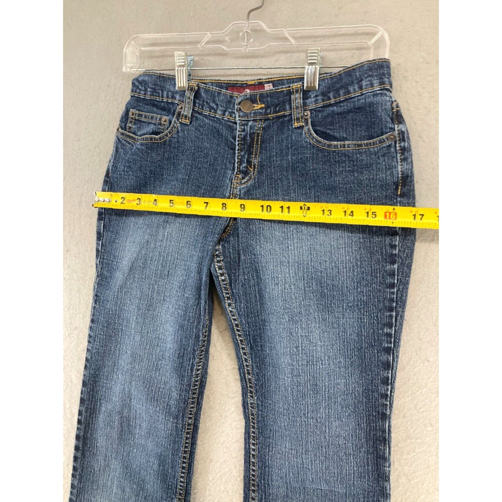 Jordache Jordache Women's Flared Jeans Medium Wash Vintage 90s 9/10P Petite Blue Cotton Stretch Size 30" / US 8 / IT 44 - 3 Thumbnail
