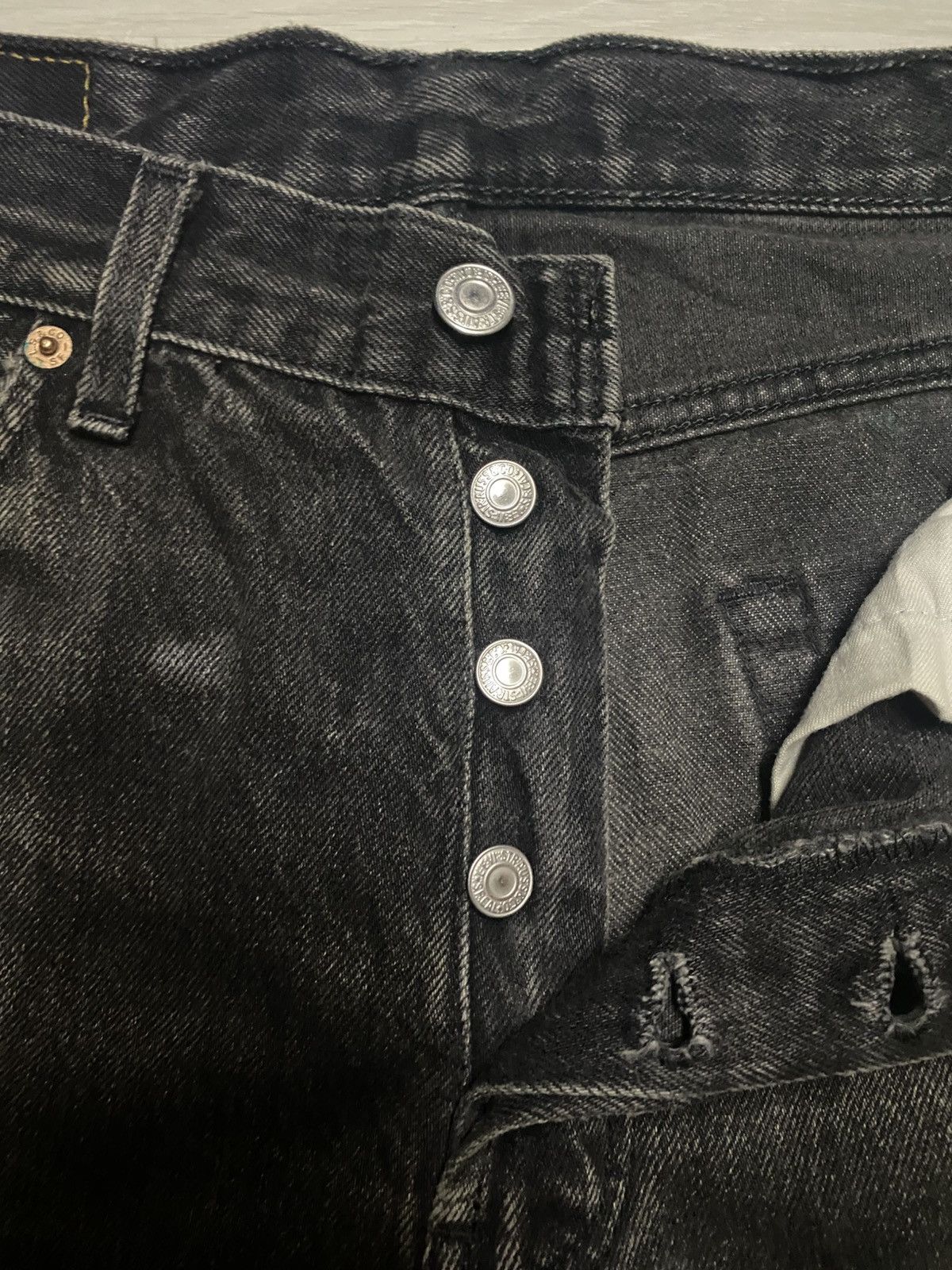 Levi's Vintage Levis 501 Black DenimTear Distressed Jeans Size US 29 - 9 Thumbnail