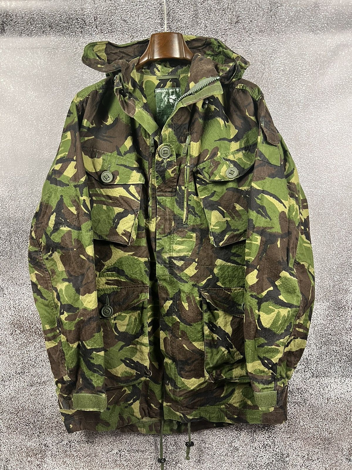 Vintage British Army Jacket Smock Windproof DPM Woodland military Size US XL / EU 56 / 4 - 1 Thumbnail