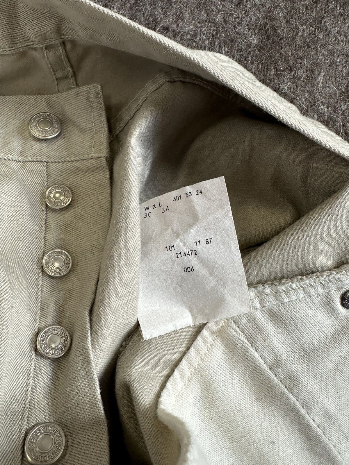 Levi's Levi’s 401 90s White Tab Pants Trousers 4220AC Size US 30 / EU 46 - 4 Thumbnail