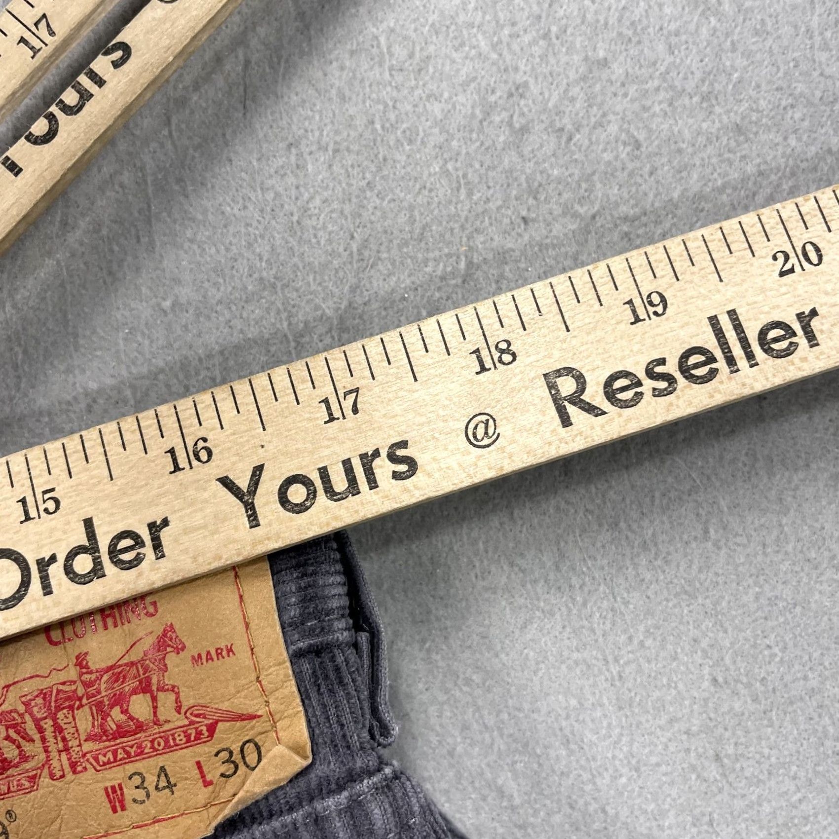 Levi's VINTAGE Levi's 569 Jeans Mens 34x30 Gray Corduroy Straight 5-Pocket Design Levi's 500 Series 90s Grunge Retro Mens Size US 34 / EU 50 - 7 Thumbnail