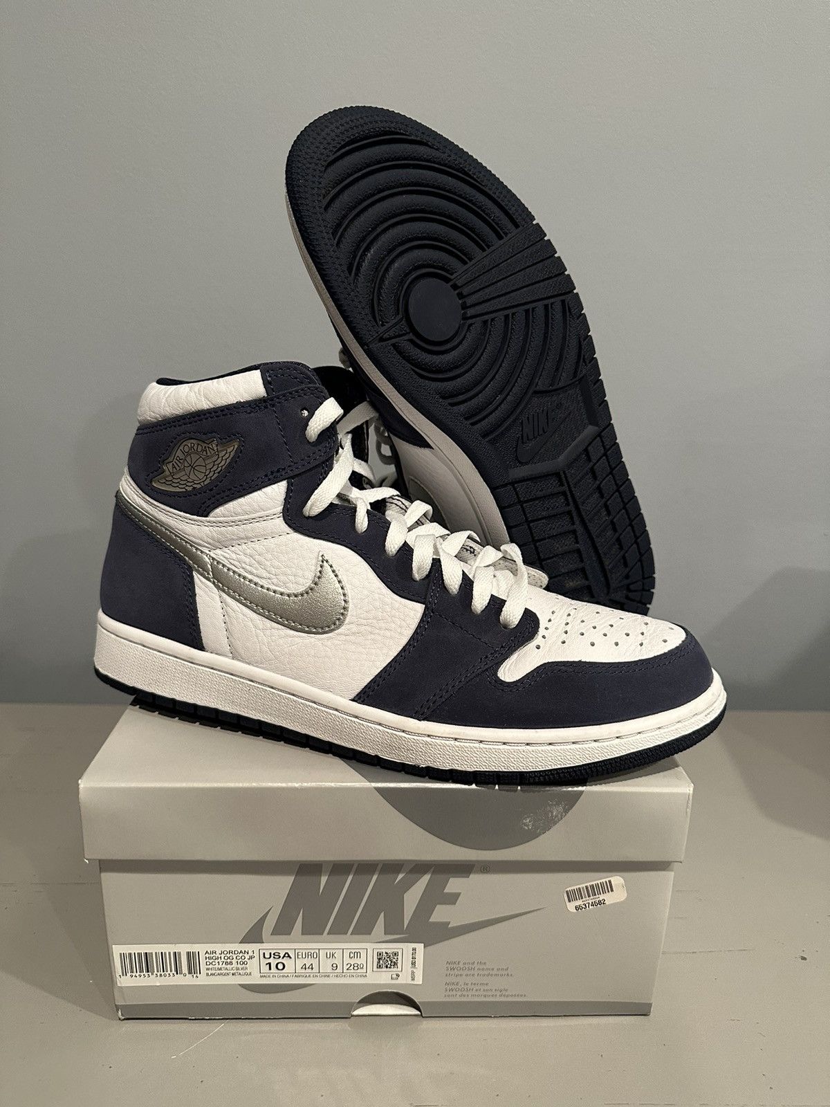 image of Jordan Nike Air Jordan 1 Retro High Midnight Navy Co.jp 2020 Size 10 Shoes in Blue, Men's