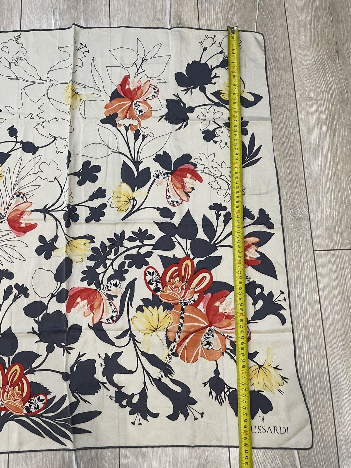 Trussardi Trussardi silk scarf flower Size ONE SIZE - 7 Thumbnail