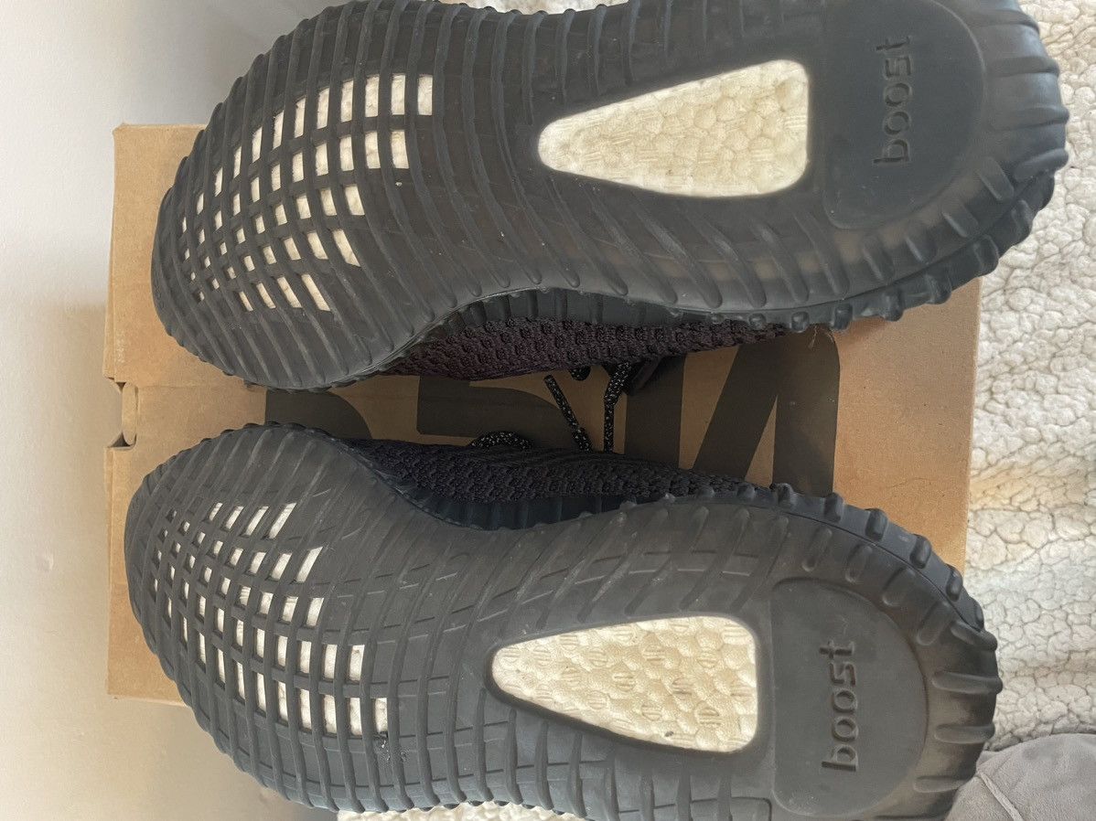 Adidas Yeezy 350 v2 non-reflective Size US 10 / EU 43 - 6 Thumbnail