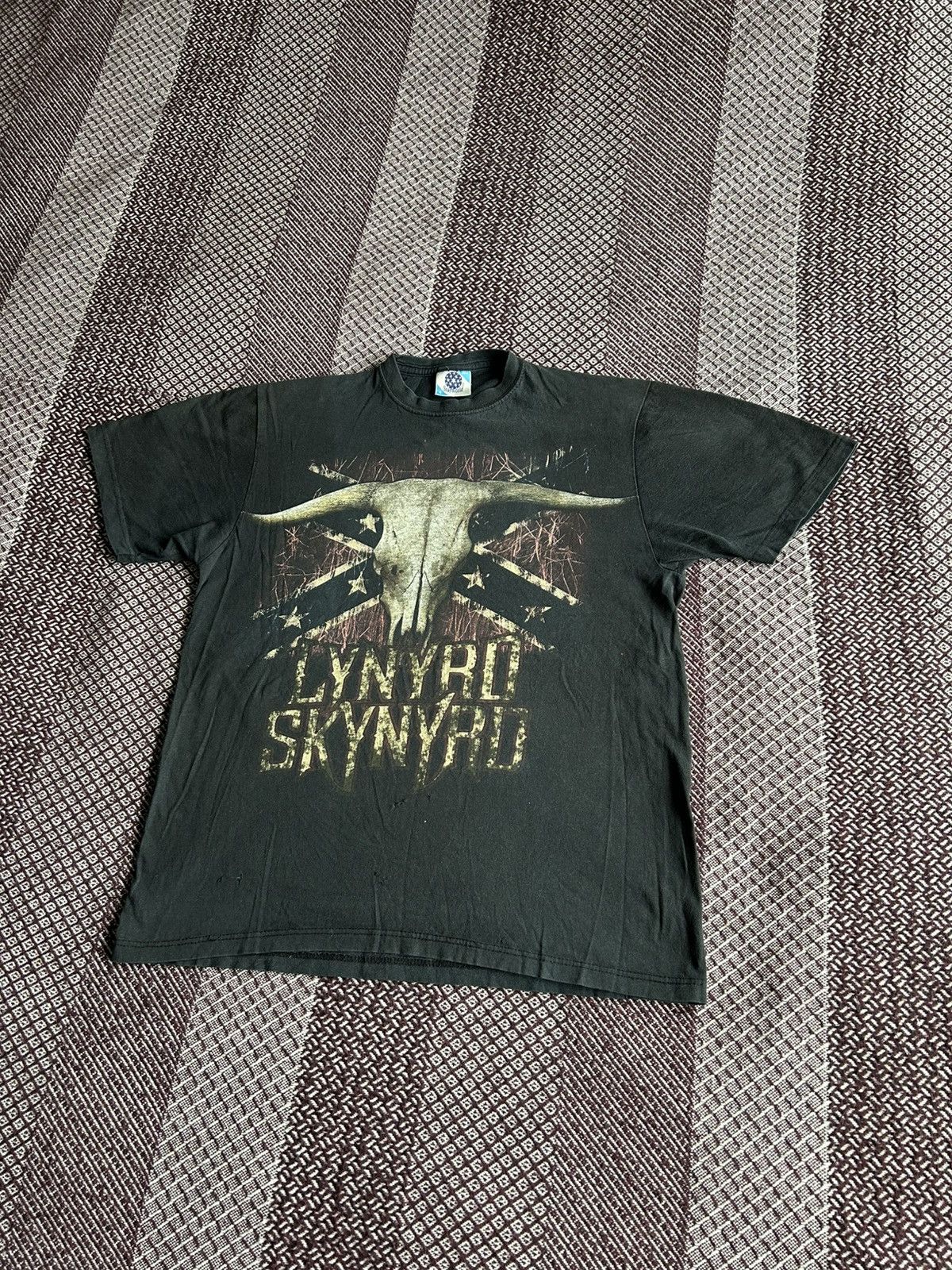 Band Tees × Vintage Vintage Lynyrd Skynyrd Skull Print T-shirt Merch Size S Size US S / EU 44-46 / 1 - 3 Thumbnail