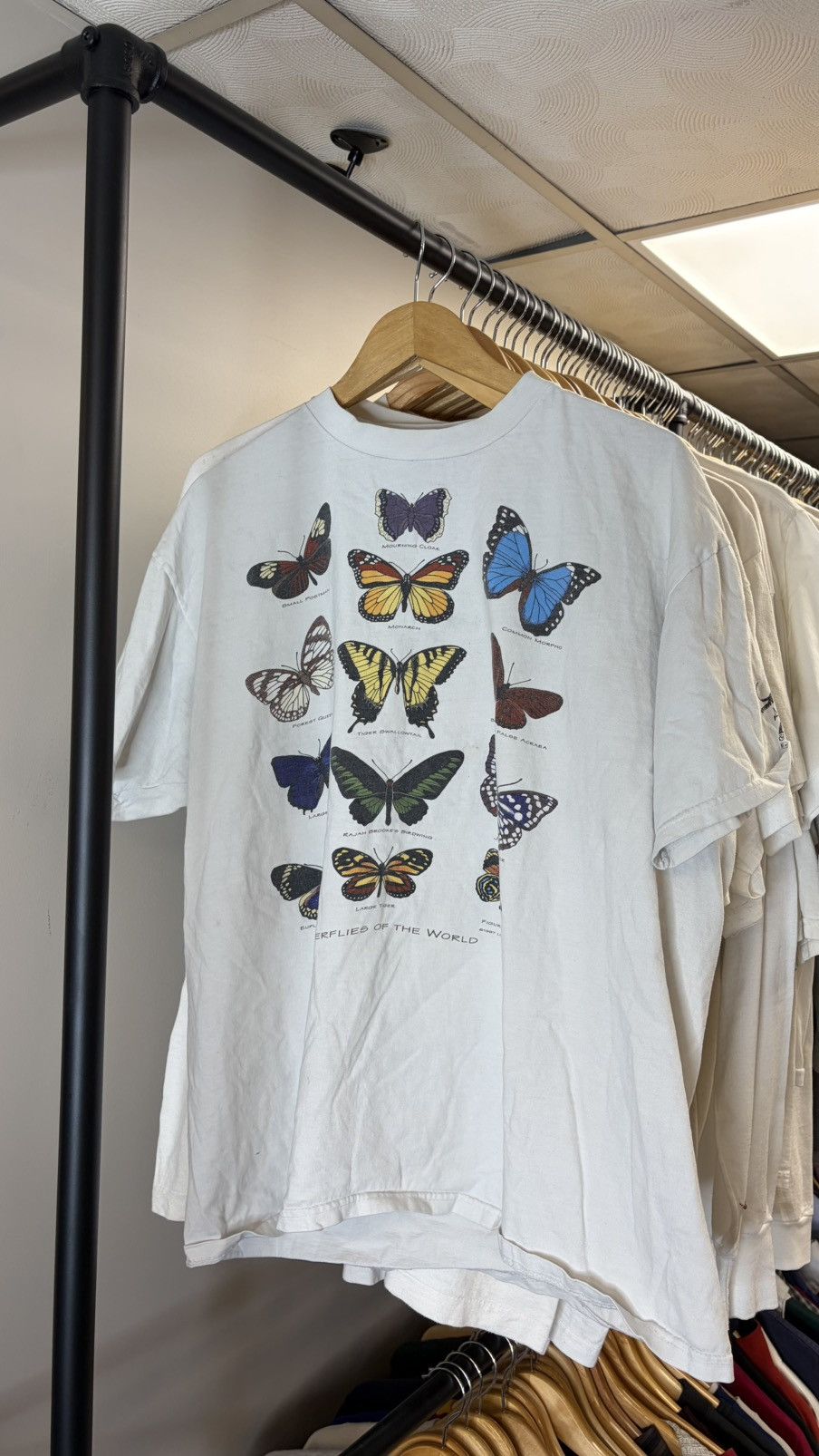 Hanes Butterfly Tee Shirt - White Size US L / EU 52-54 / 3 - 1 Thumbnail