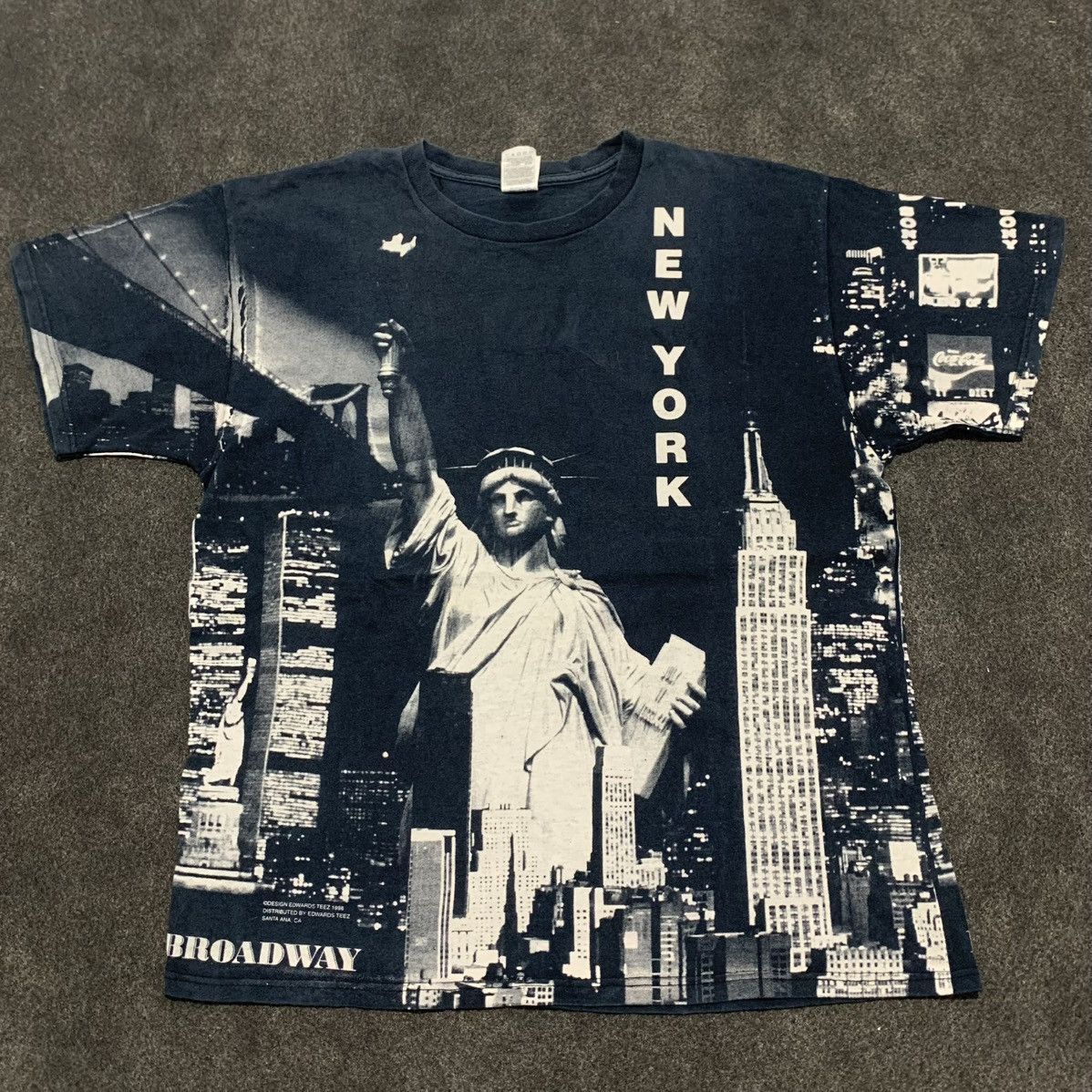 Fruit Of The Loom Vintage 1998 New York City All Over Print (AOP) T-Shirt Size US XL / EU 56 / 4 - 1 Thumbnail