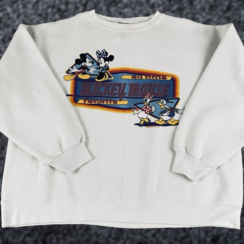 Vintage VINTAGE Disney Sweatshirt Mickey Unlimited Jerry Leigh Crewneck USA L/XL White Graphic Print Unisex Adults Ski Pullover Size US L / EU 52-54 / 3 - 1 Thumbnail